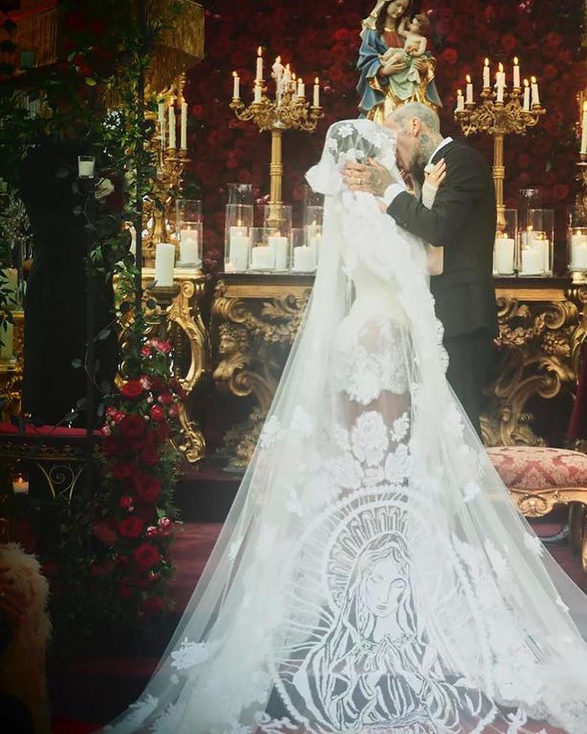 Kourtney Kardashian y Travis Baker se casaron en una lujosa y millonaria boda en Italia (@kourtneykardash)