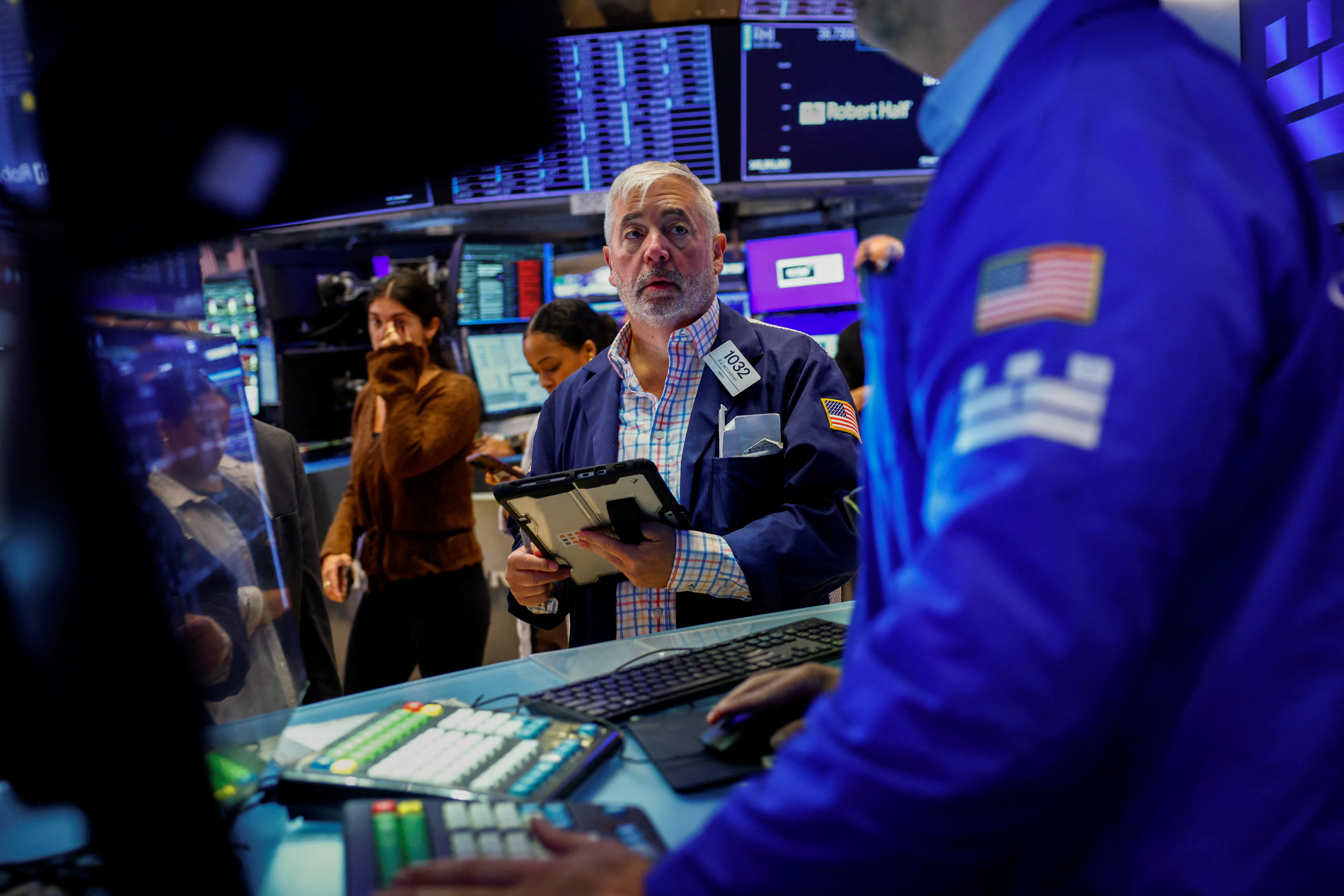 Mercados: el petróleo cae por cuarta rueda seguida y arrastra a las acciones argentinas del sector