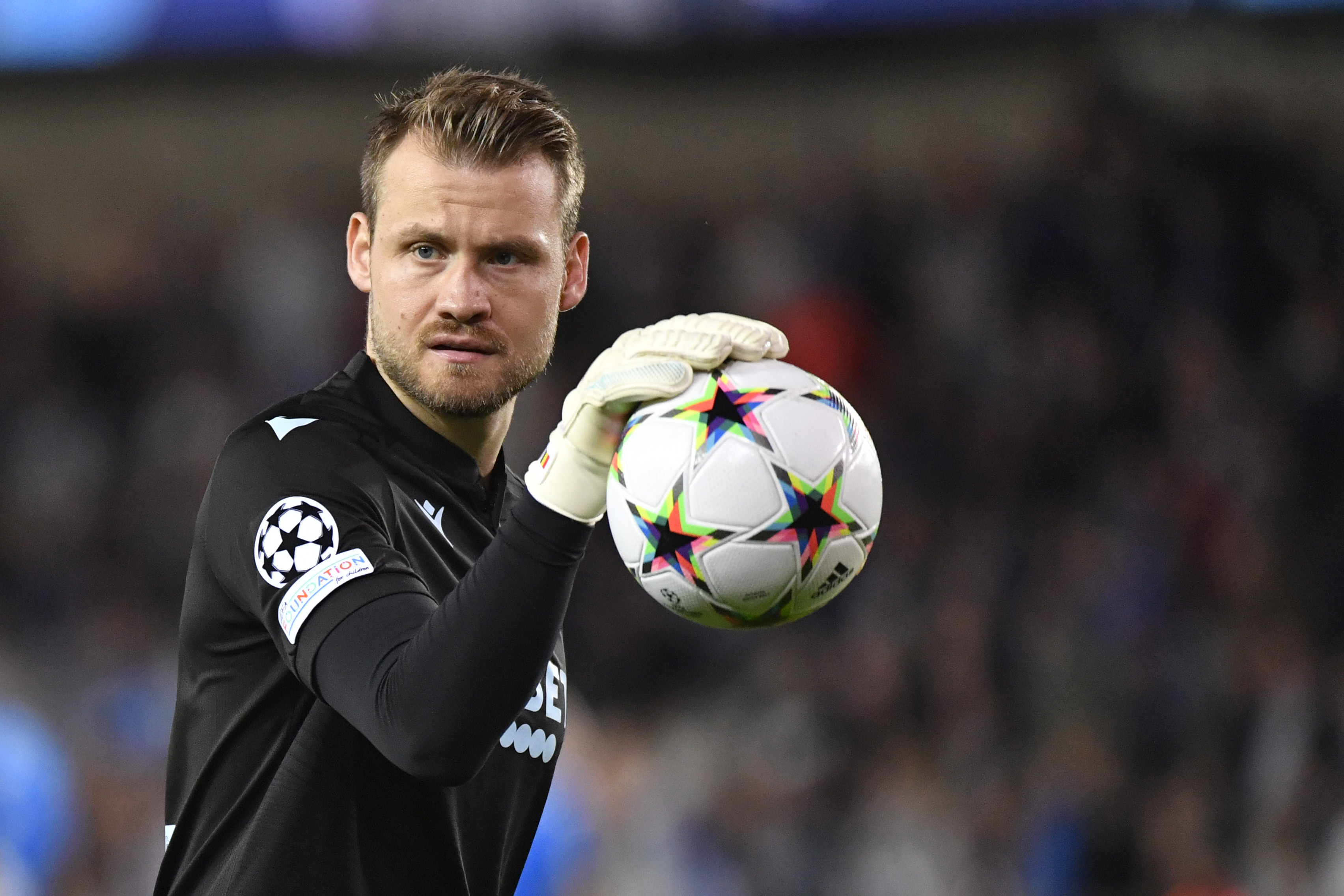 ARCHIVO - El arquero de Brujas Simon Mignolet durante el partido contra Porto por el Grupo B de la Liga de Campeones, el 26 de octubre de 2022. (AP Foto/Geert Vanden Wijngaert)