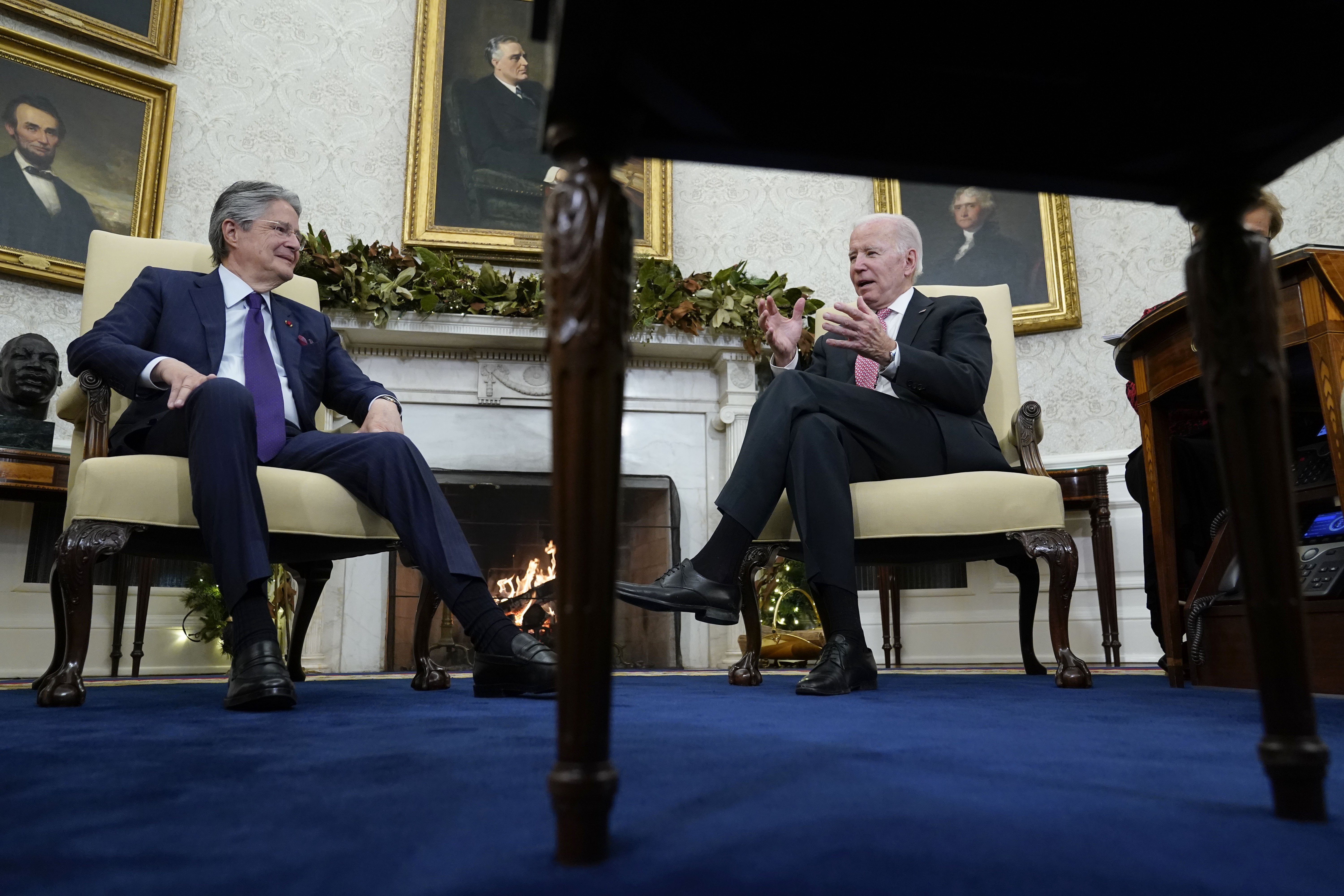 Los presidentes de Ecuador y Estados Unidos se reunieron este lunes en la Casa Blanca (AP Foto/Patrick Semansky)