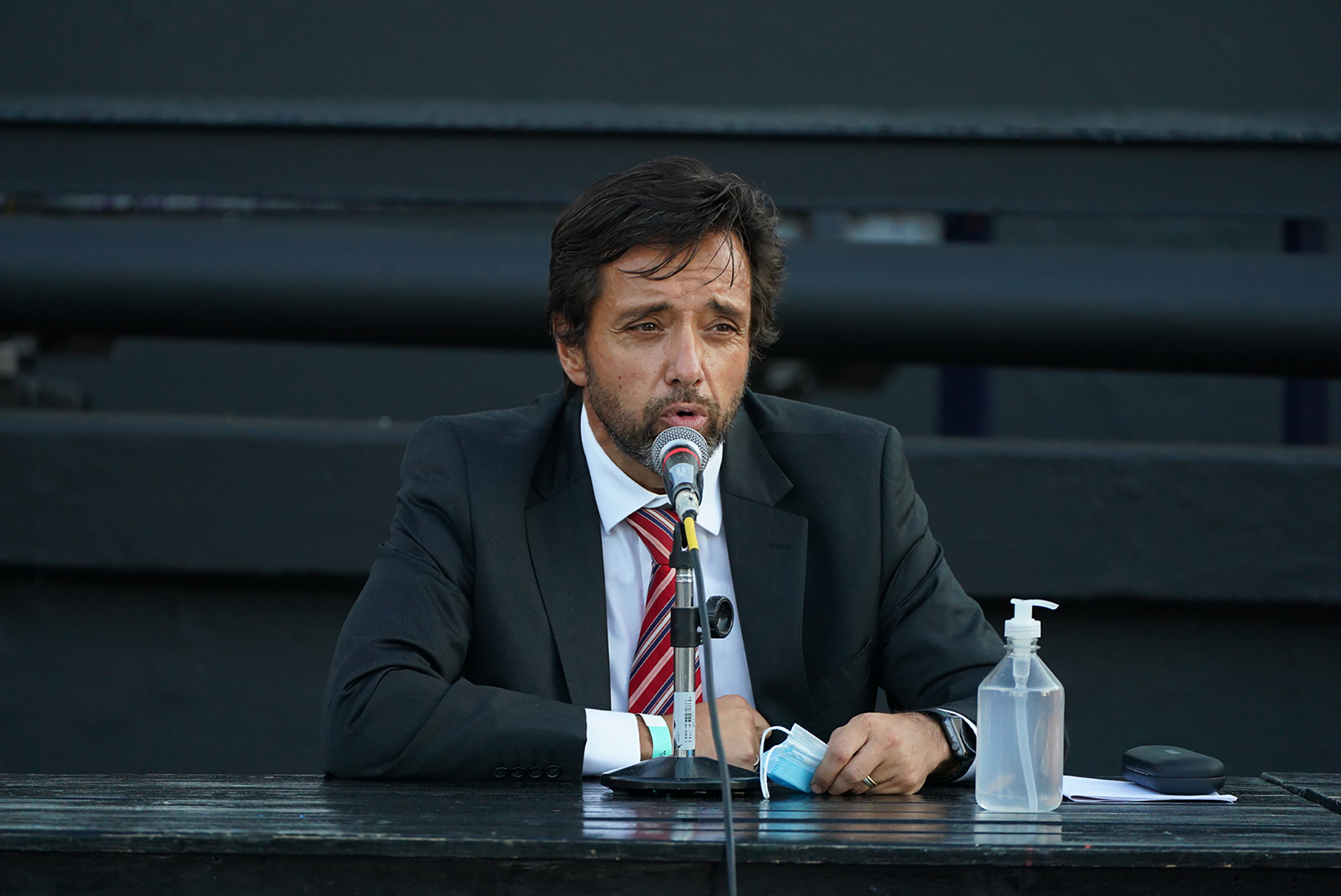 Arias Duval hizo un recorrido por el camino jurídico de la denuncia y la situación de Darthes, sobre quien pesa un alerta rojo y una orden de captura internacional