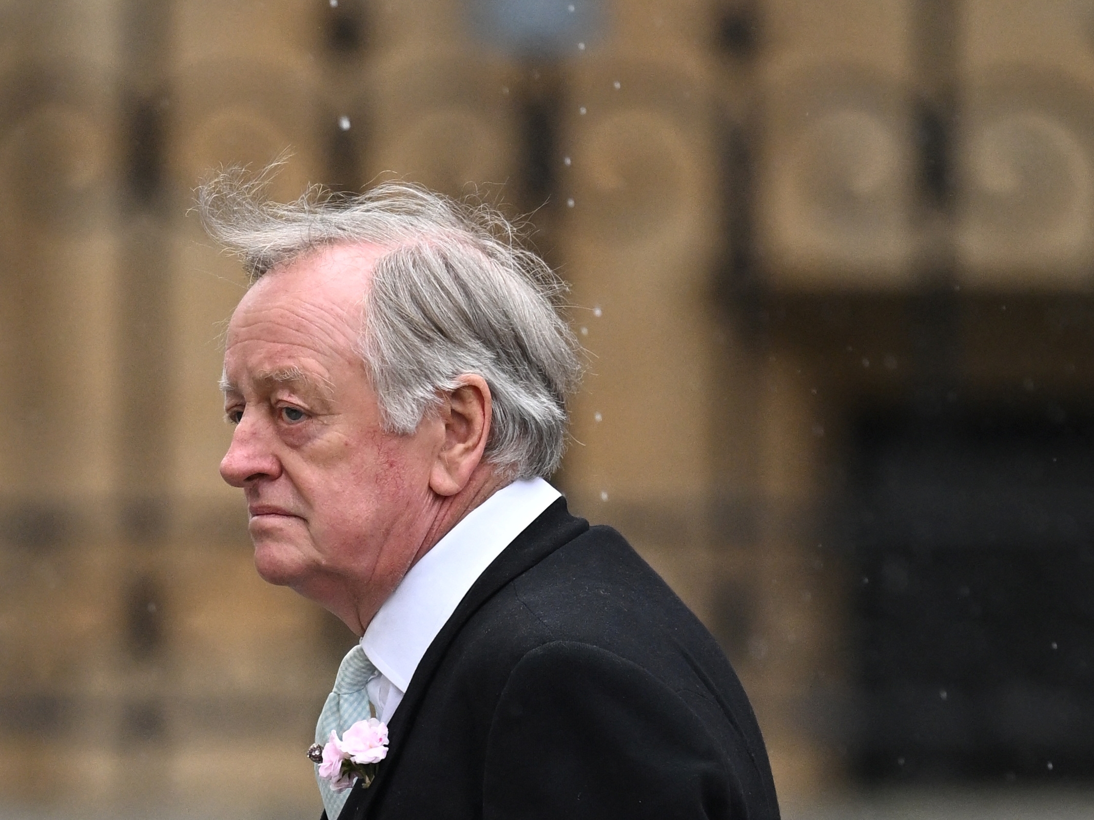 El exmarido de la reina Camila asiste a la coronación de Carlos III: el destacado papel de la familia Parker Bowles en la ceremonia