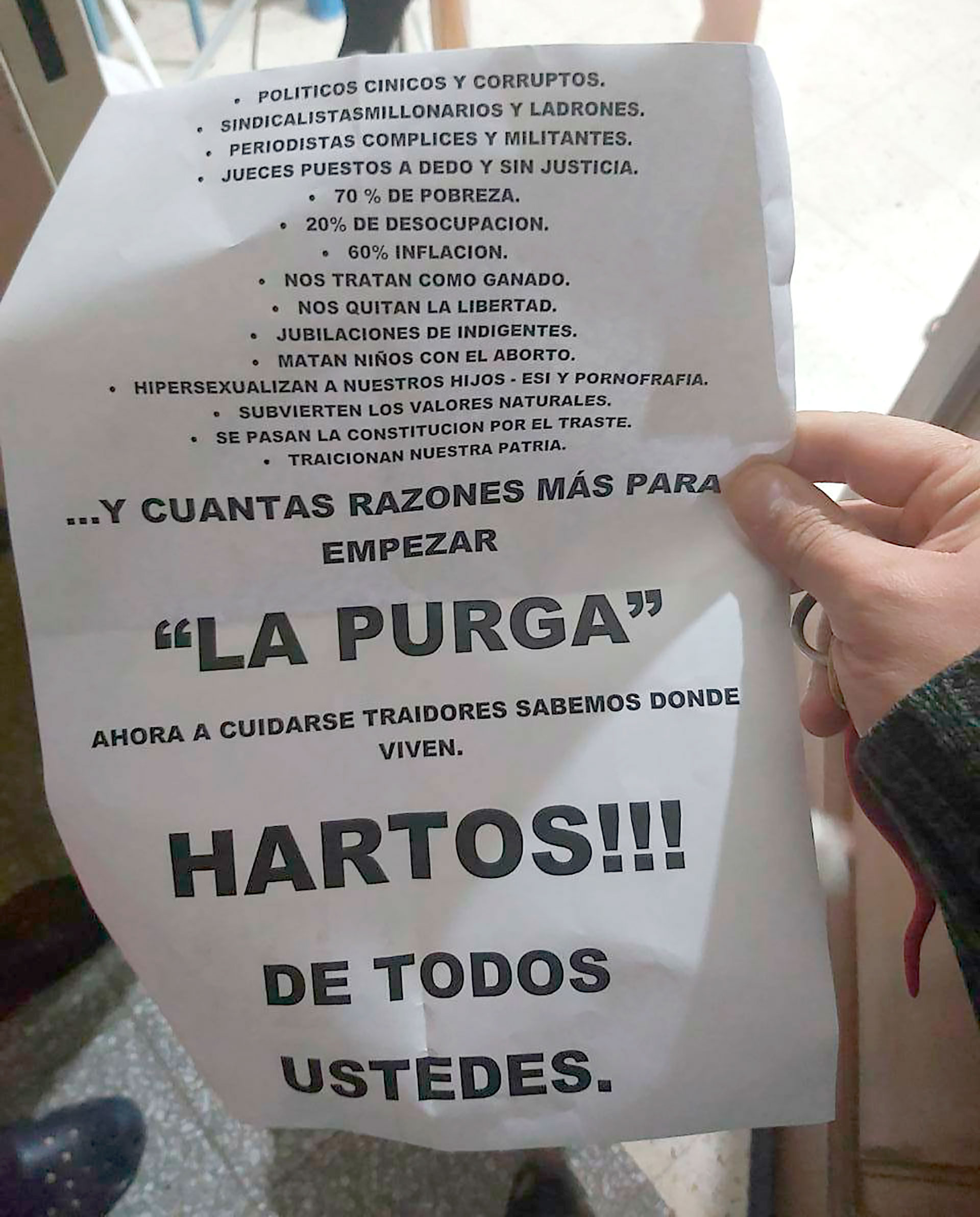 El mensaje del panfleto que apareció entre los escombros del local de La Cámpora en Bahía Blanca