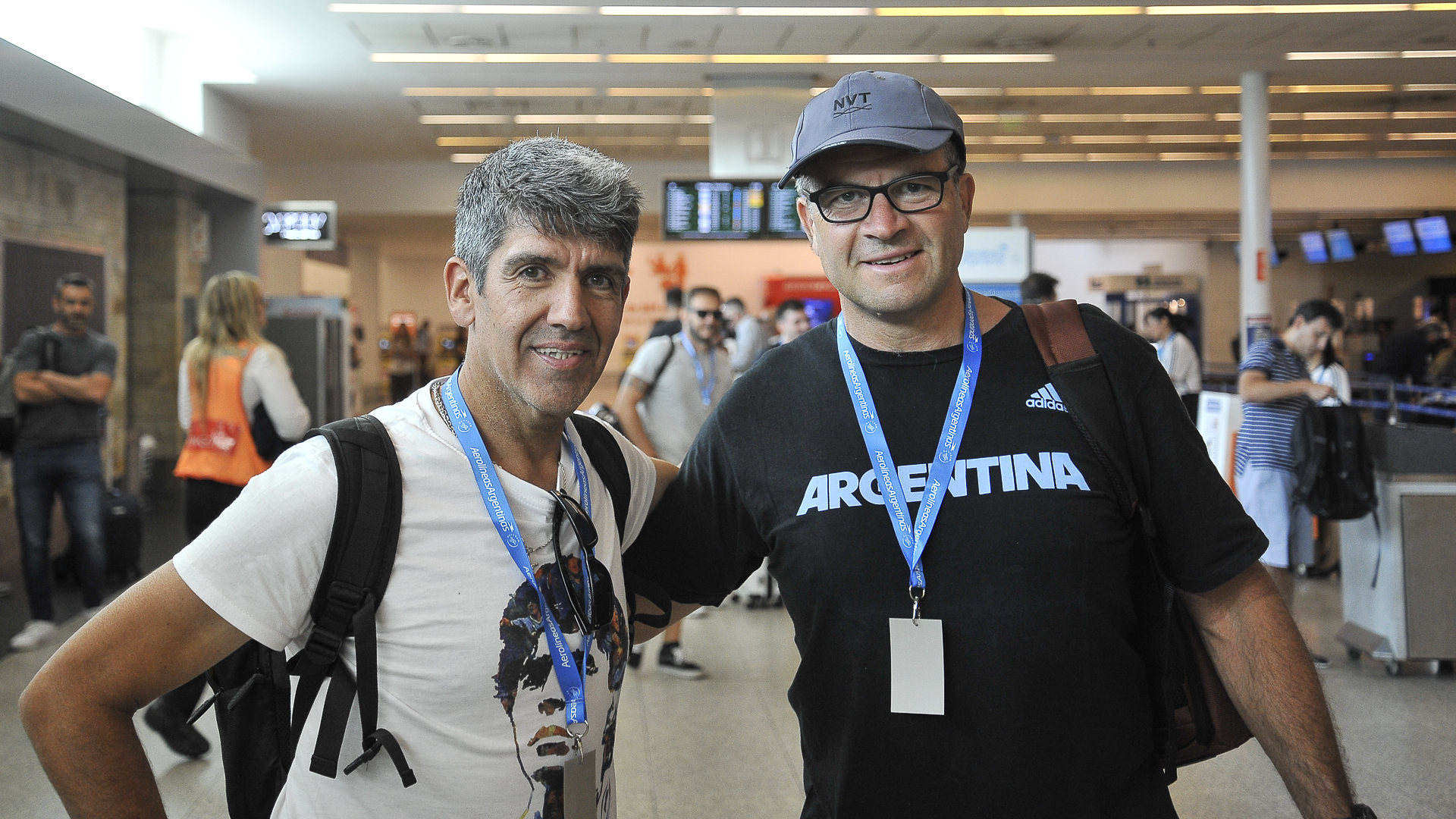 Los pasajeros van en busca del sueño argentino. (Gustavo Gavotti)