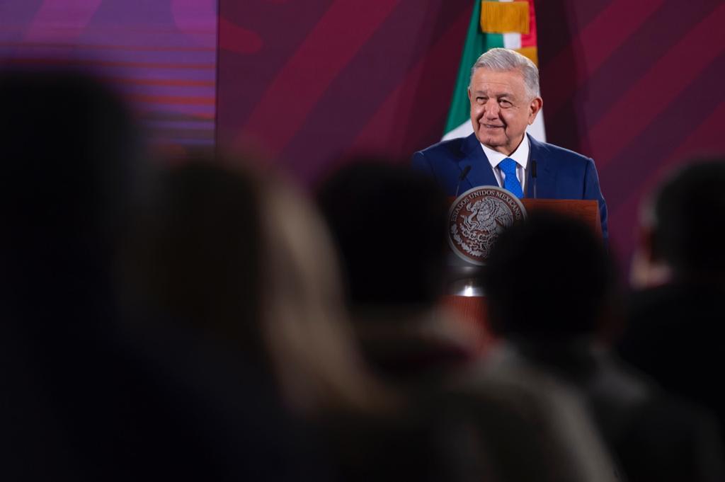 Despite the accusations made by José María Riobóo against his ex-daughter-in-law, President López Obrador described him as "one of the best engineers" (Photo: Presidency)