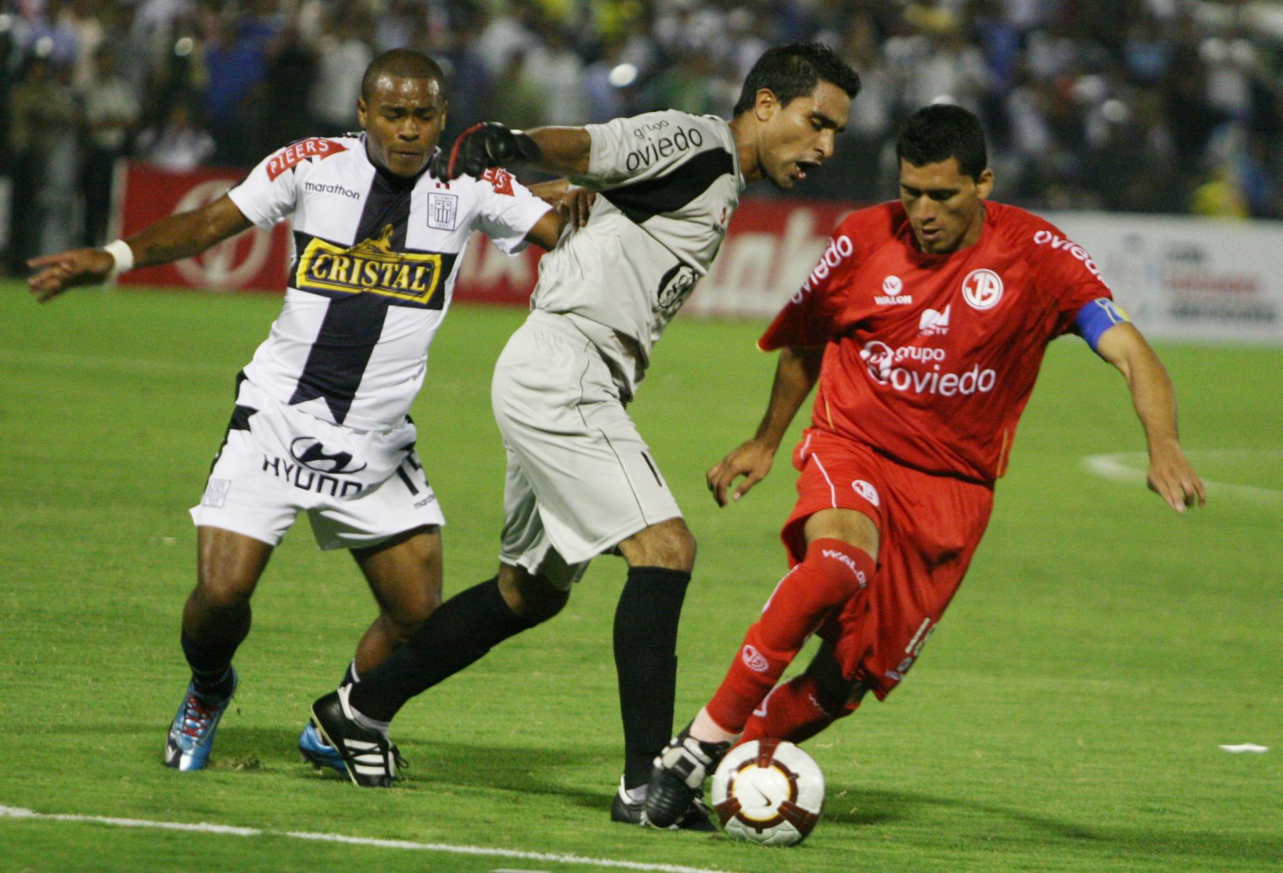 Alianza Lima y Juan Aurich son los últimos equipos peruanos en enfrentarse en Copa Libertadores (ANDINA).