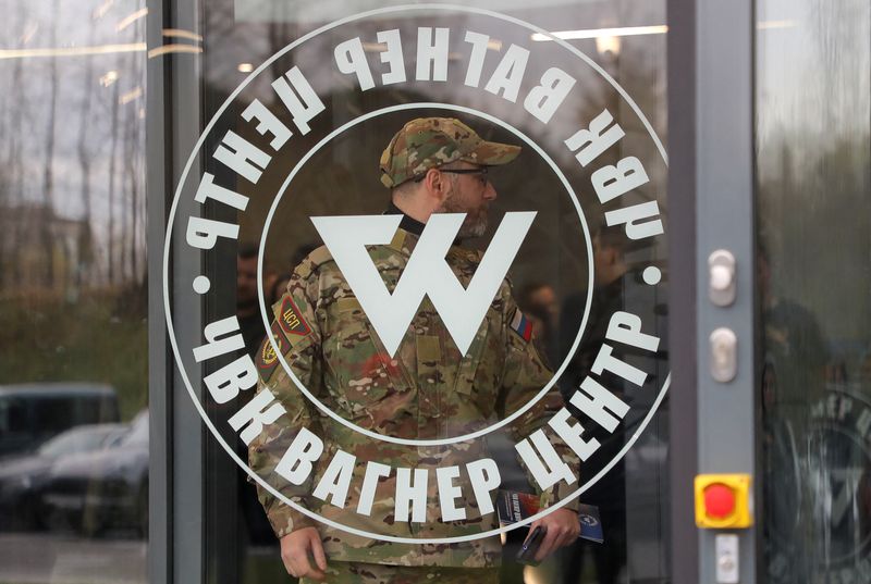 “Únete al equipo ganador”, el cartel gigante de reclutamiento militar usado en Rusia 