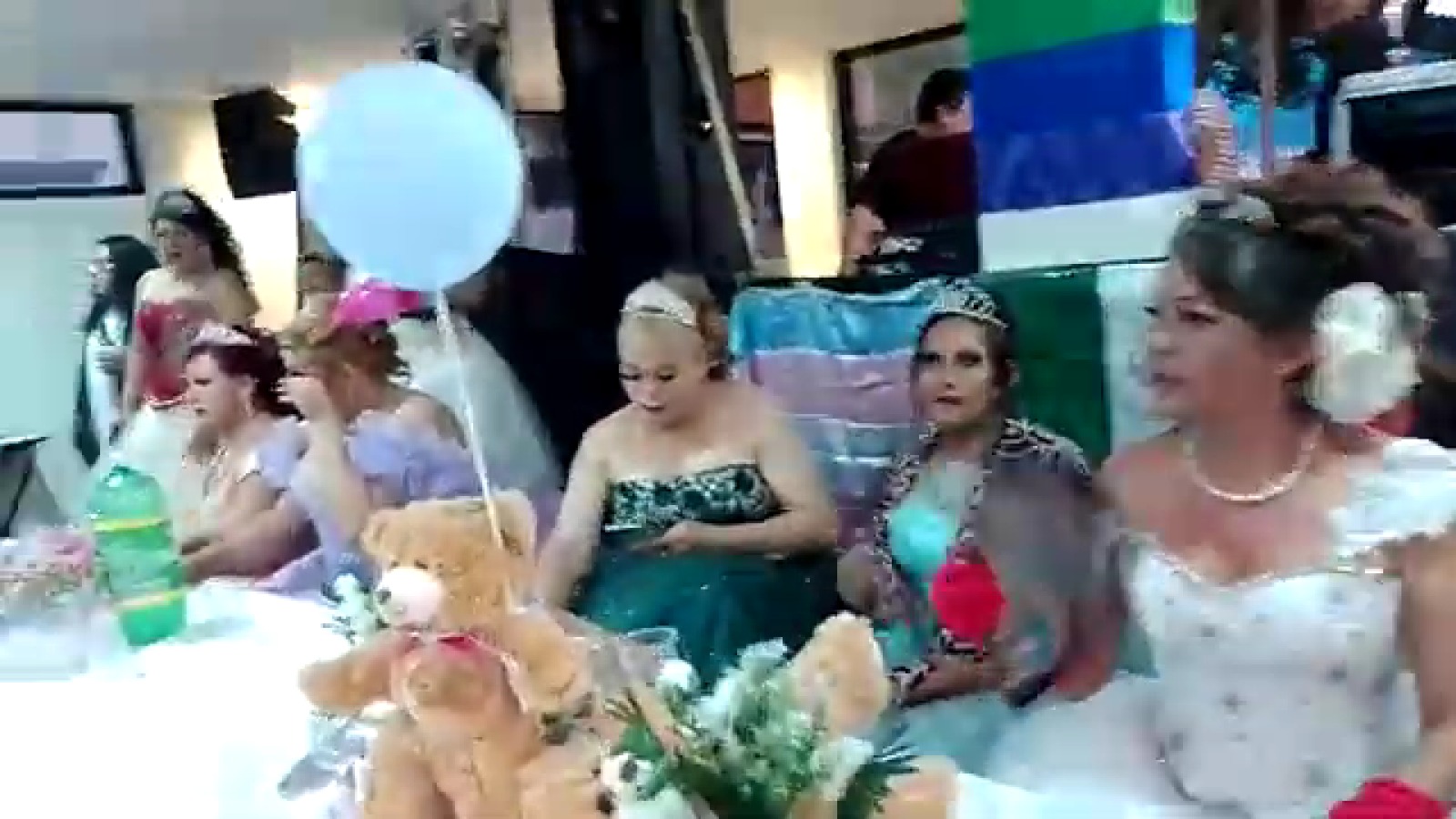Abuelitas trans festejaron sus XV a lo grande durante mes pride