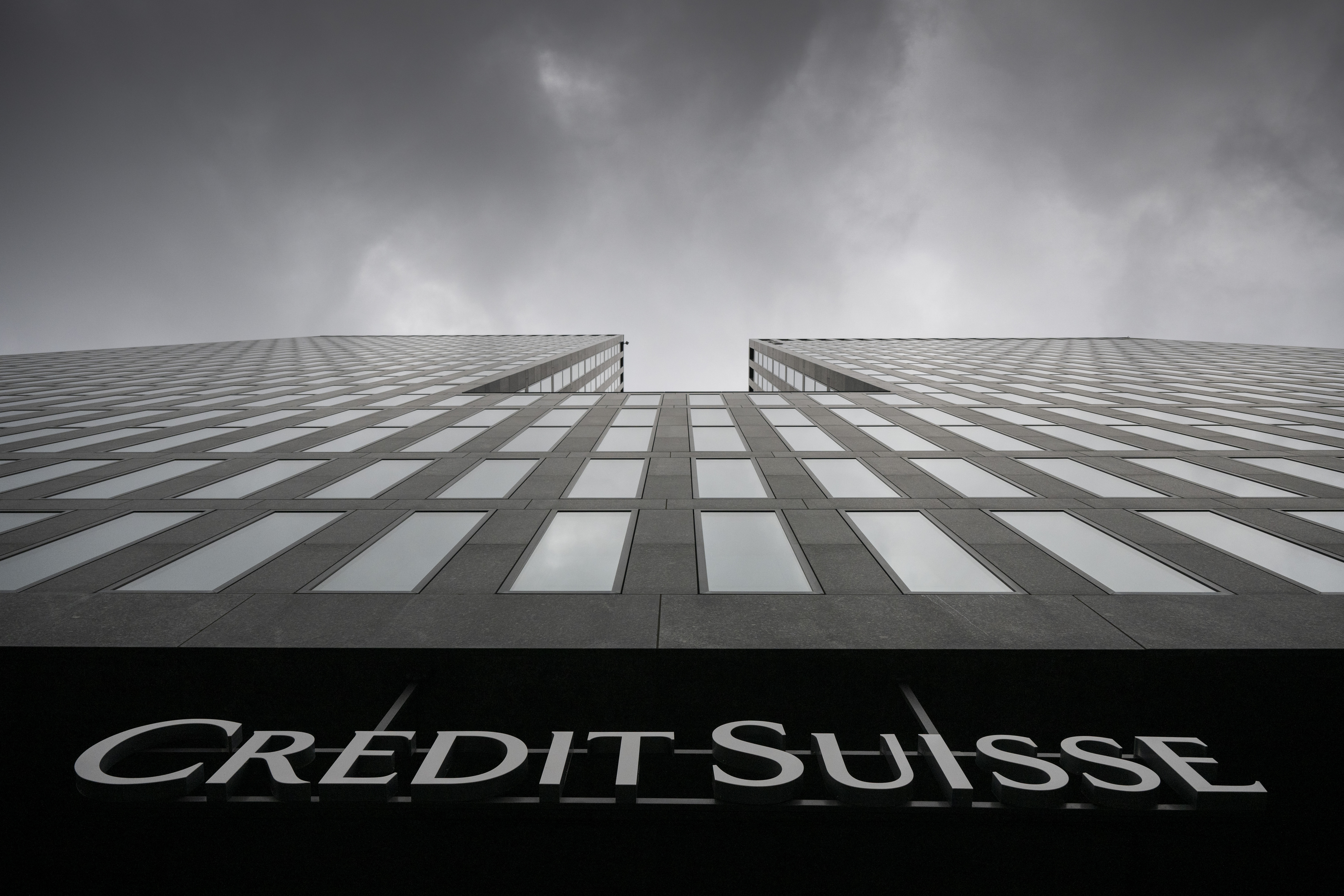 La acción de Credit Suisse llegó a perder más del 25% este miércoles (Reuters)
