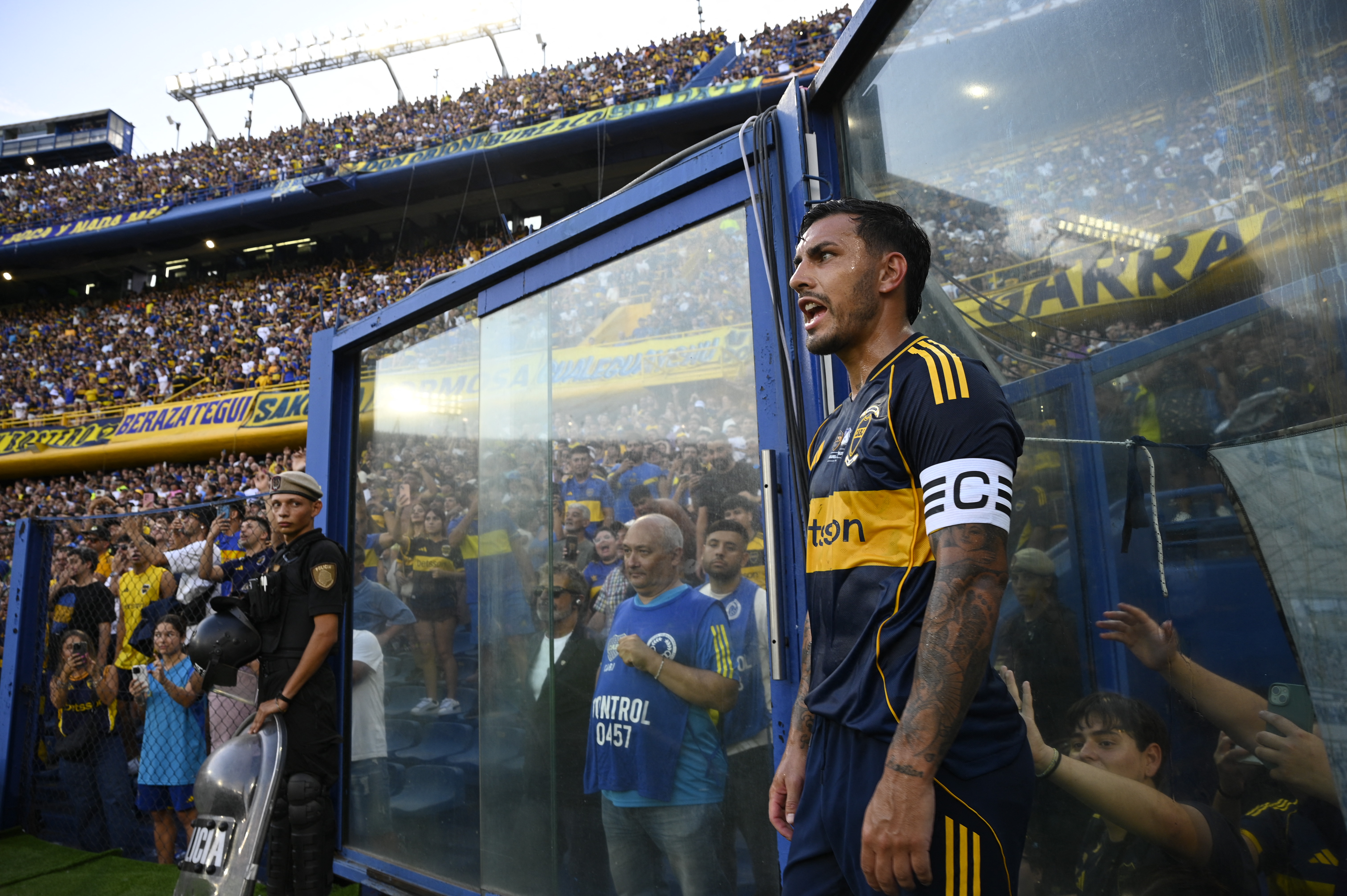 Desde Bad Bunny hasta el rap chino, la música hiperlocal se está volviendo global