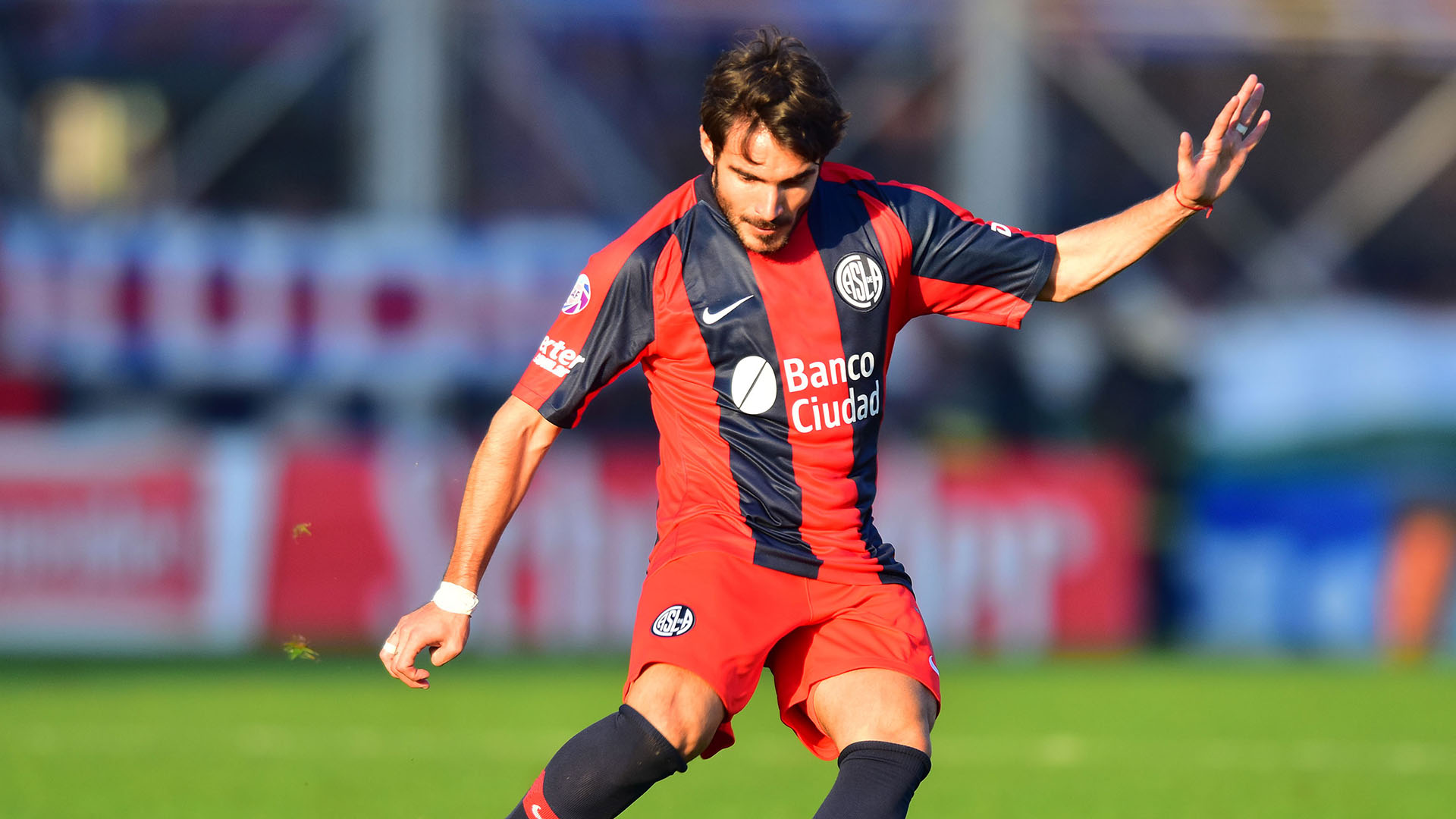 En San Lorenzo apuntaron al Oso Pratto para reemplazar a Ezequiel Cerutti, quien sufrió una rotura de ligamentos cruzado anterior de la rodilla izquierda. Además, Ruben Insua sufrió la partida del goleador, Andrés Vombergar (Getty)