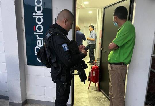 Tanto la sede del diario como la residencia de Zamora fueron allanadas por las fuerzas de seguridad de Guatemala