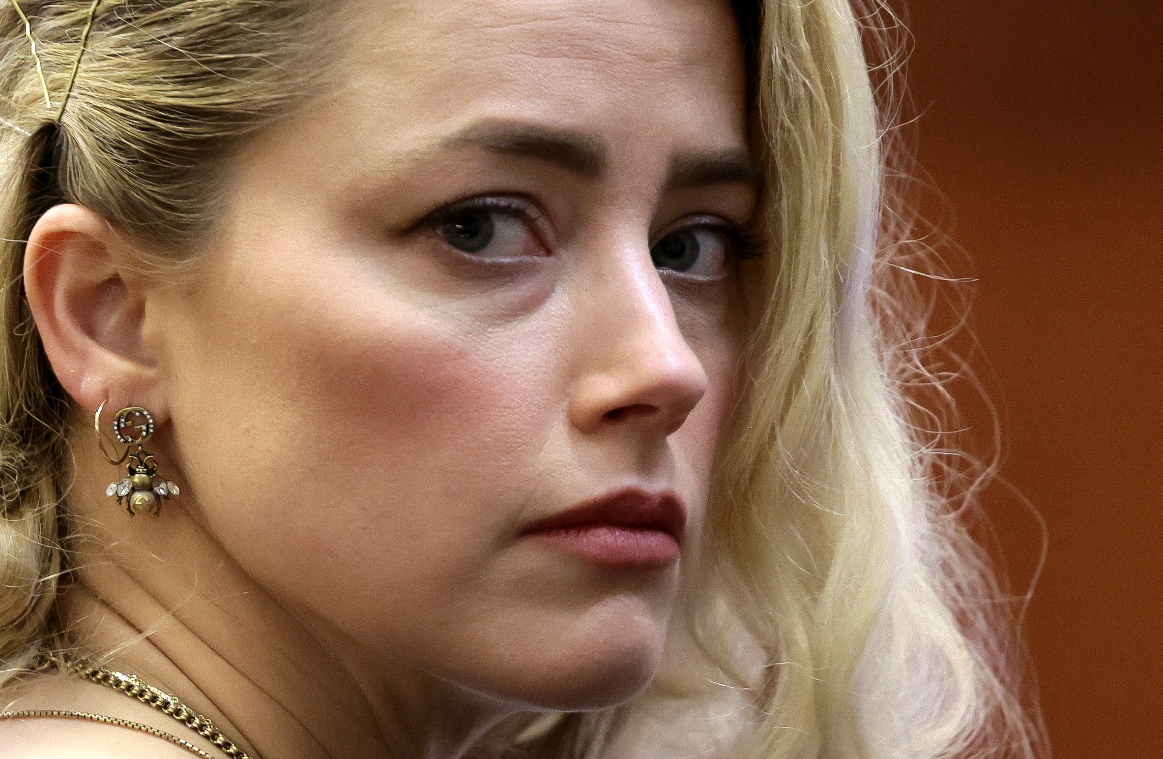 El jurado determinó que la actriz actuó con “malicia” cuando publicó una columna en The Washington Post en la que se declaró víctima de violencia doméstica (Reuters)