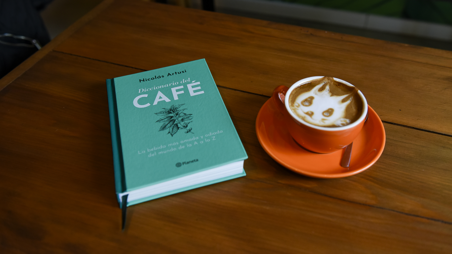 Latte art, una de las definiciones del "Diccionario de café", de Artusi. 