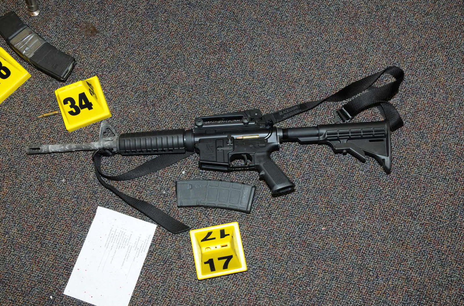 Una década de tiroteos masivos en EEUU con rifles AR-15 (Foto: REUTERS/ File Photo)