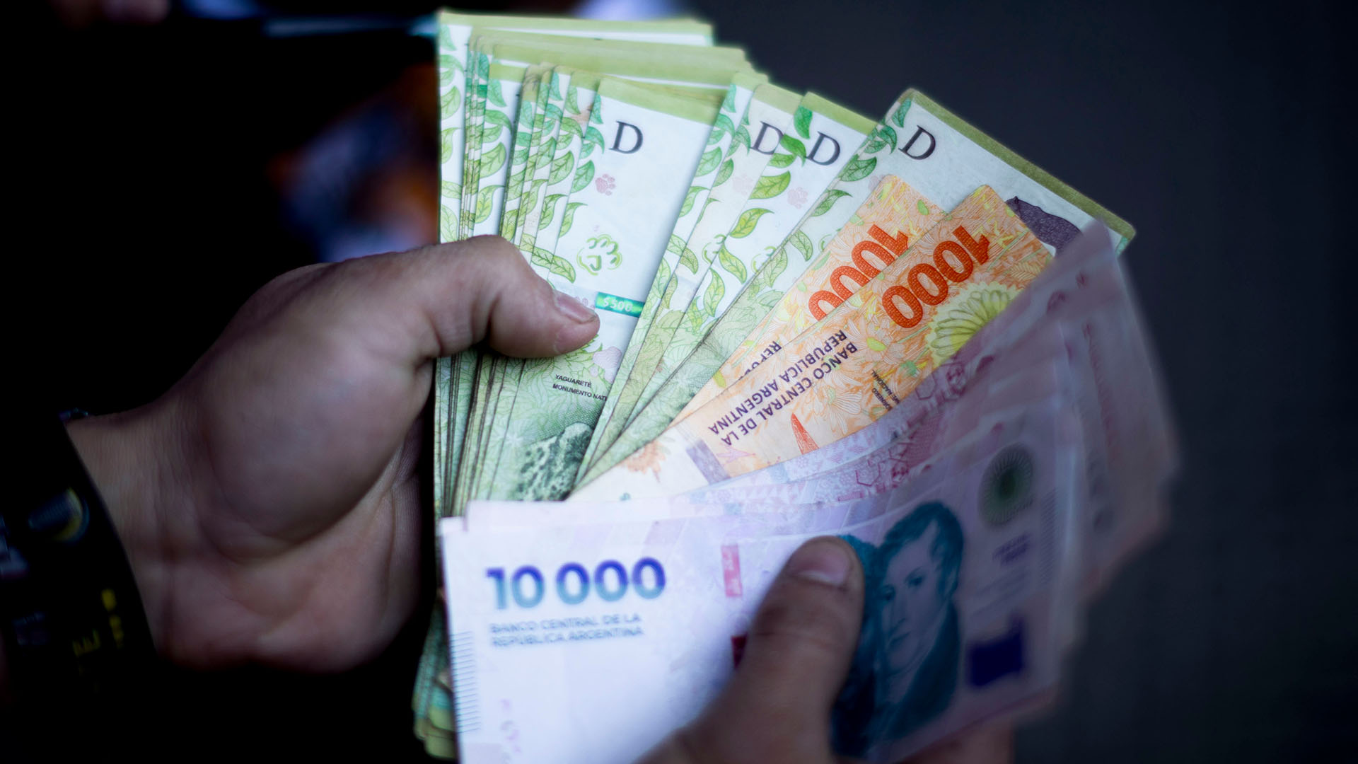 Salidera bancaria en Mendoza: robó un millón de pesos a una mujer y cayó a las pocas cuadras 