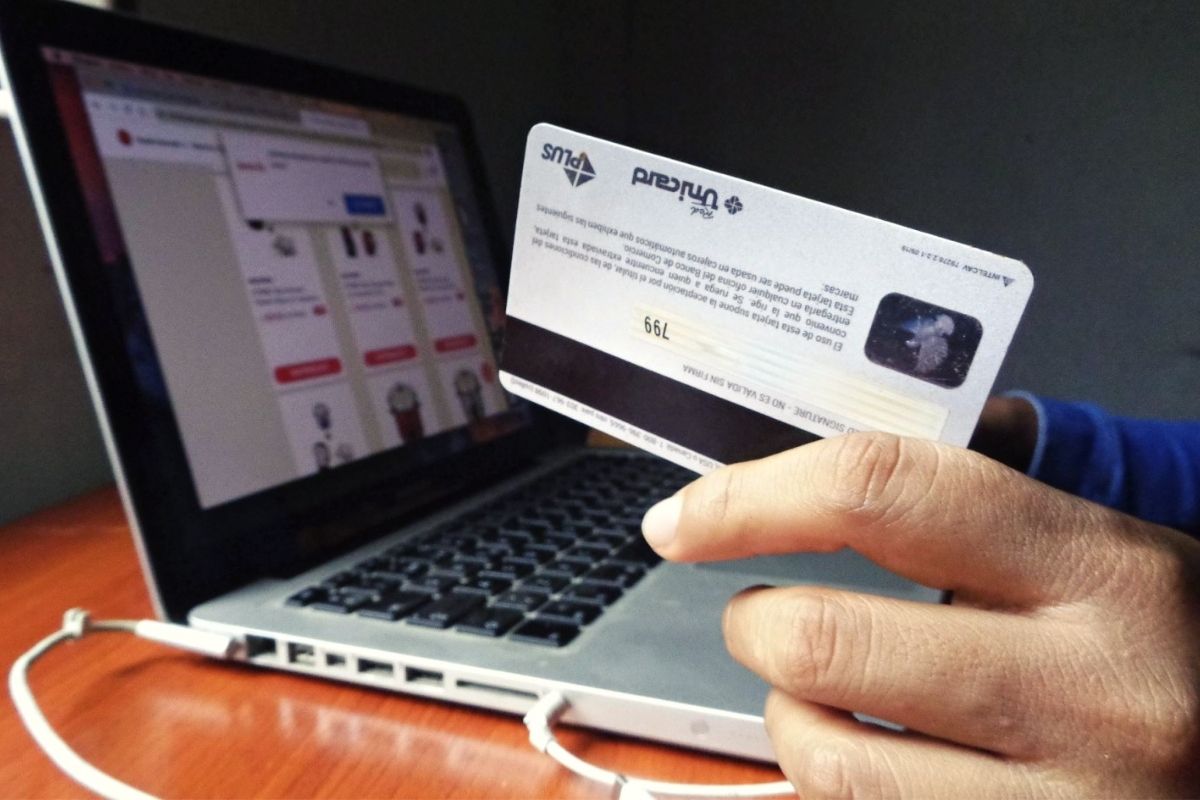 Casi 14 millones de peruanos realizan sus compras por internet
