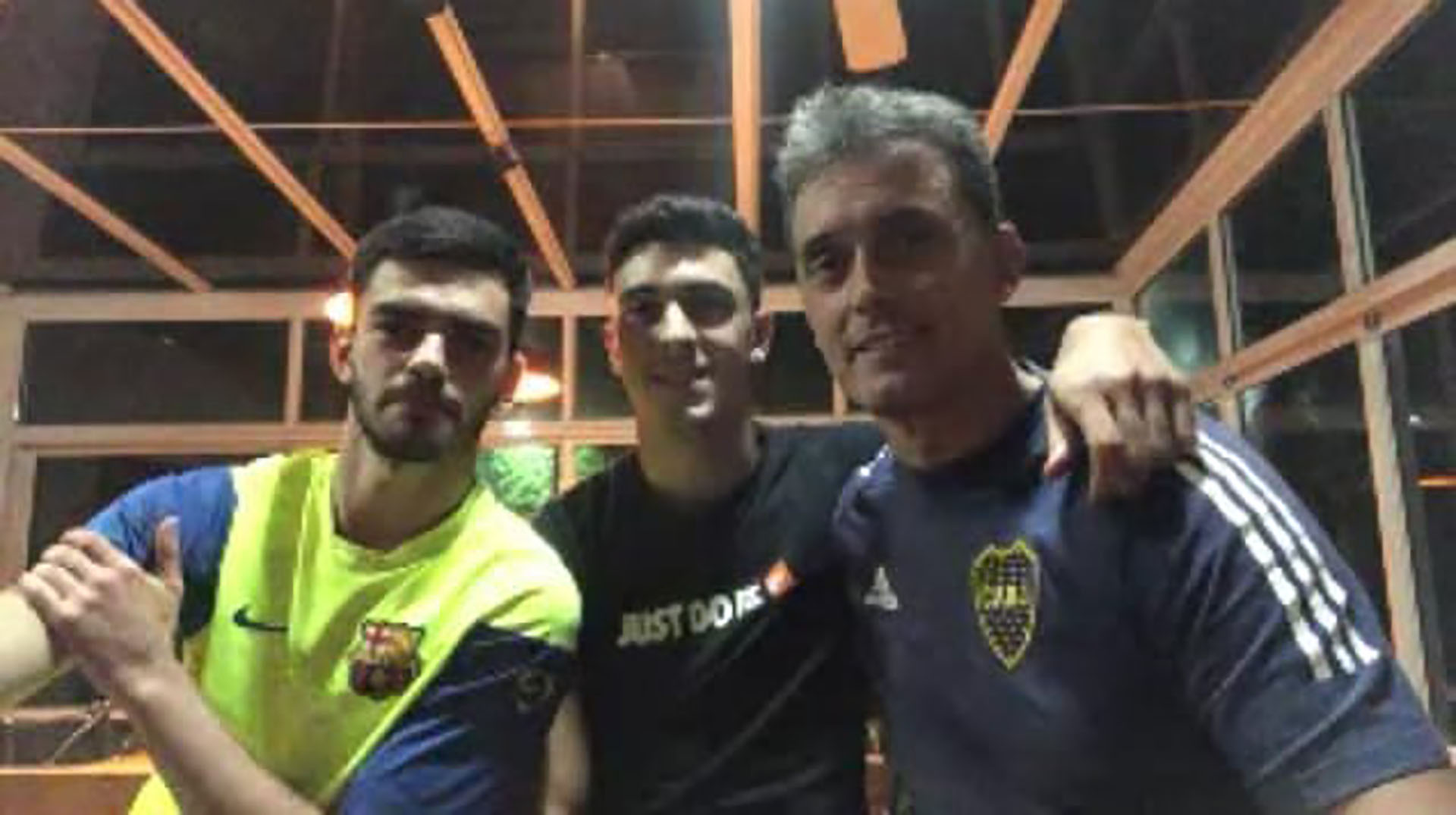 ボカ ジュニアーズのディエゴ ソグノラの回顧録 中毒との闘い中の川との信じられないほどの行進からマラドーナの時代まで Infobae