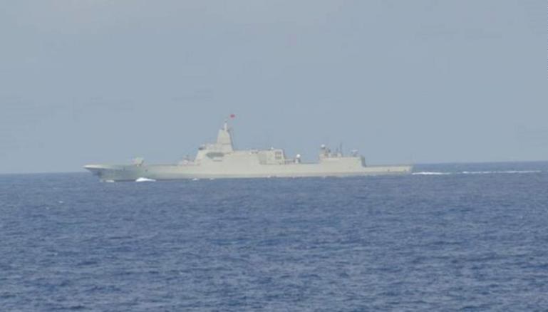 Filipinas denunció que un barco de su armada fue perseguido por la Guardia Costera China.