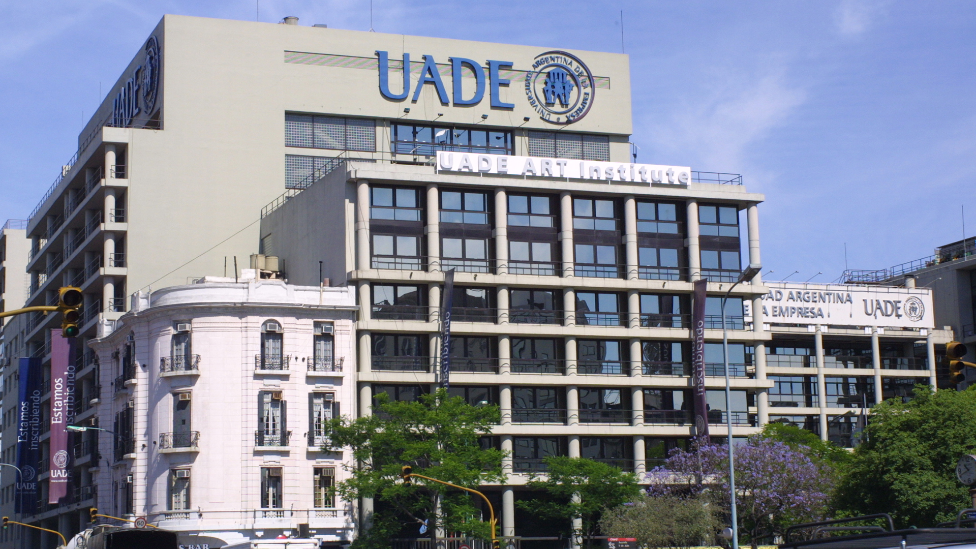 Universidad Argentina de la Empresa Cover