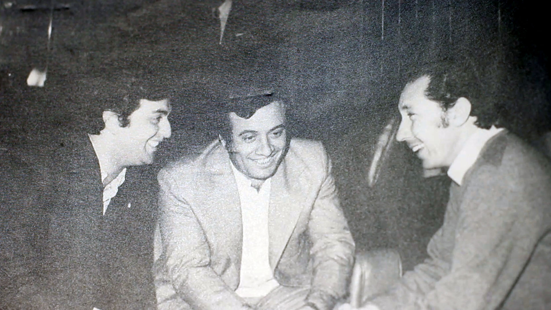 Pirraglia inició su militancia sindical en la Asociación Obrera Textil. En 1973, Rucci lo designó al frente de la Juventud Sindical Peronista