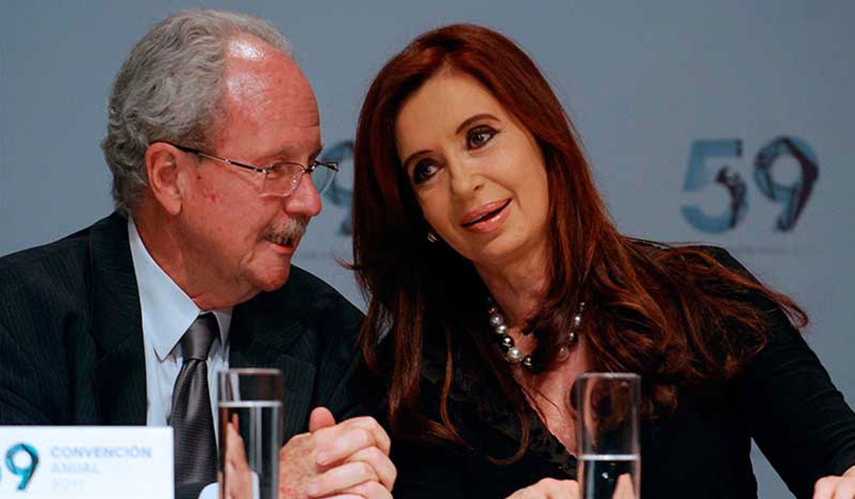 Carlos Wagner, junto a la ex presidente Cristina Kirchner (NA)