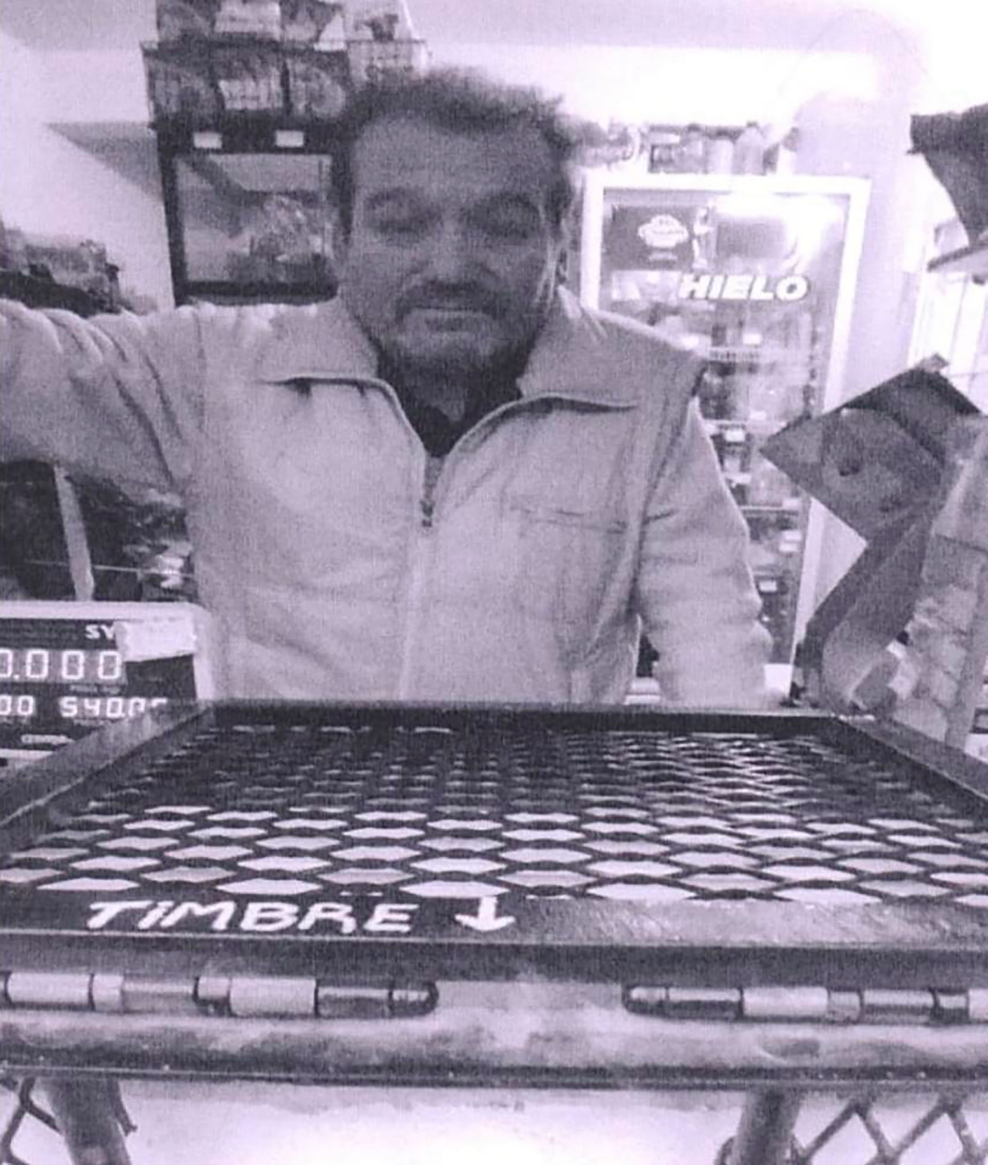 Juan Olivares García, el falso médico al que descubrieron cuando atendía un kiosco en Ezeiza