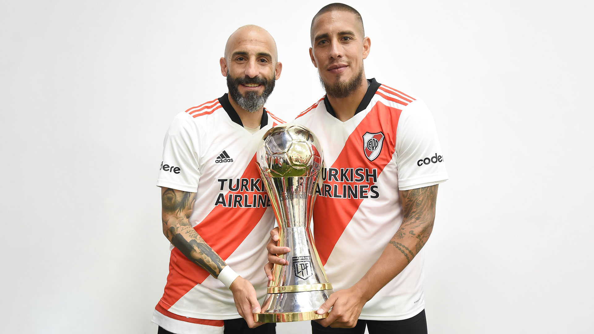 Los referentes Javier Pinola y Jonatan Maidana renovarán sus vínculos con River Plate (@RiverPlate)