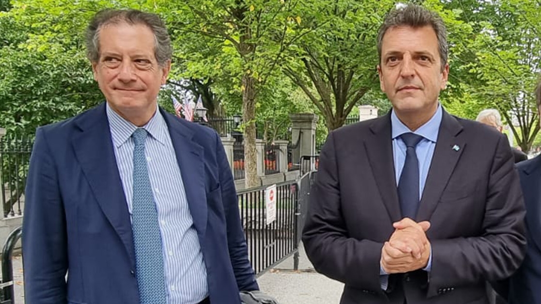 Miguel Pesce y Sergio Massa, presidente del BCRA y ministro de Economía, la dupla que busca bajar el sendero de inflación a 4% por mes en 2023