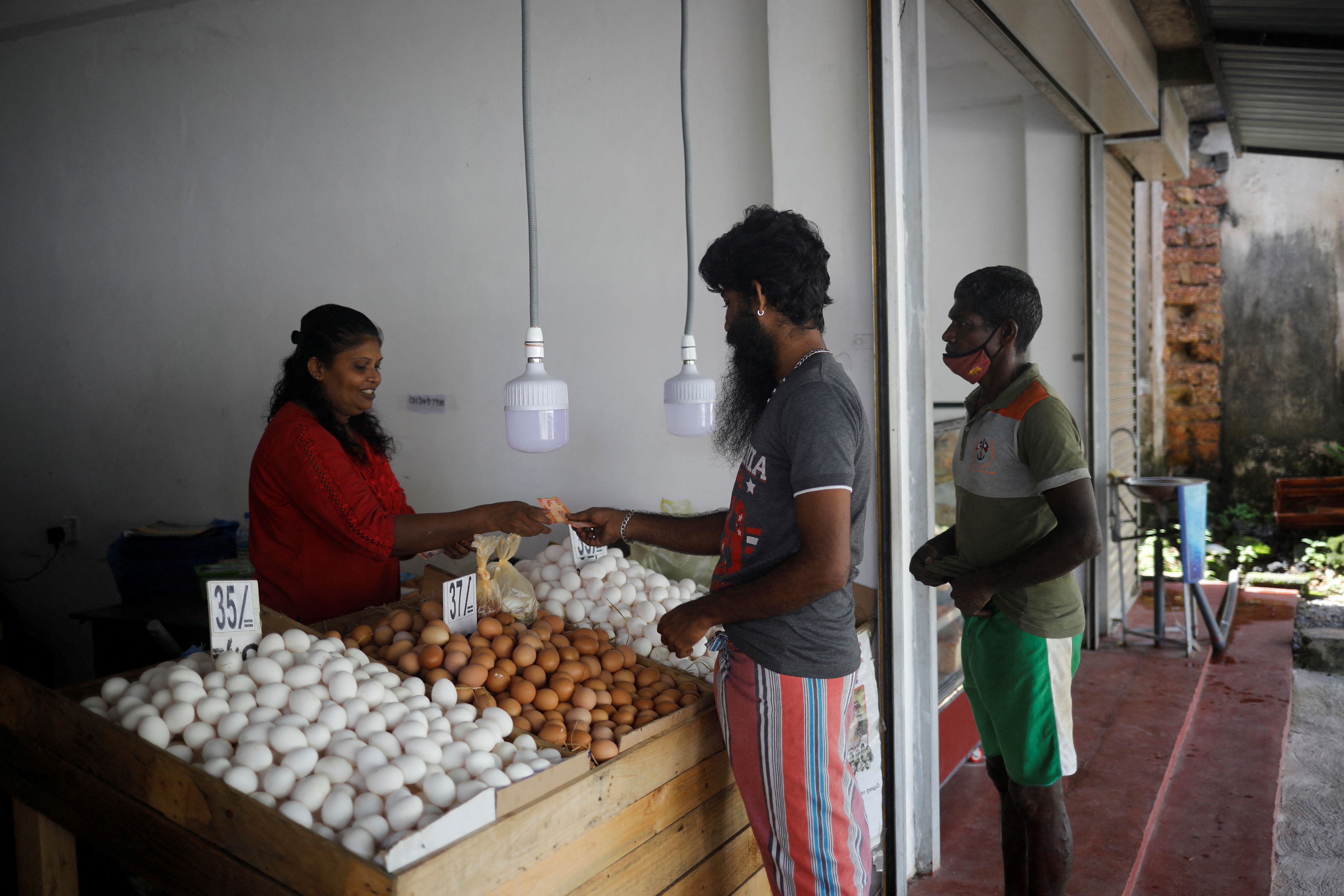 La escasez de alimentos ya se vive en Sri Lanka y se podría intensificar por lo que el gobierno busca medidas para mitigarla.   REUTERS/Adnan Abidi       SEARCH "ABIDI AUTO-RICKSHAW" FOR THIS STORY. SEARCH "WIDER IMAGE" FOR ALL STORIES.