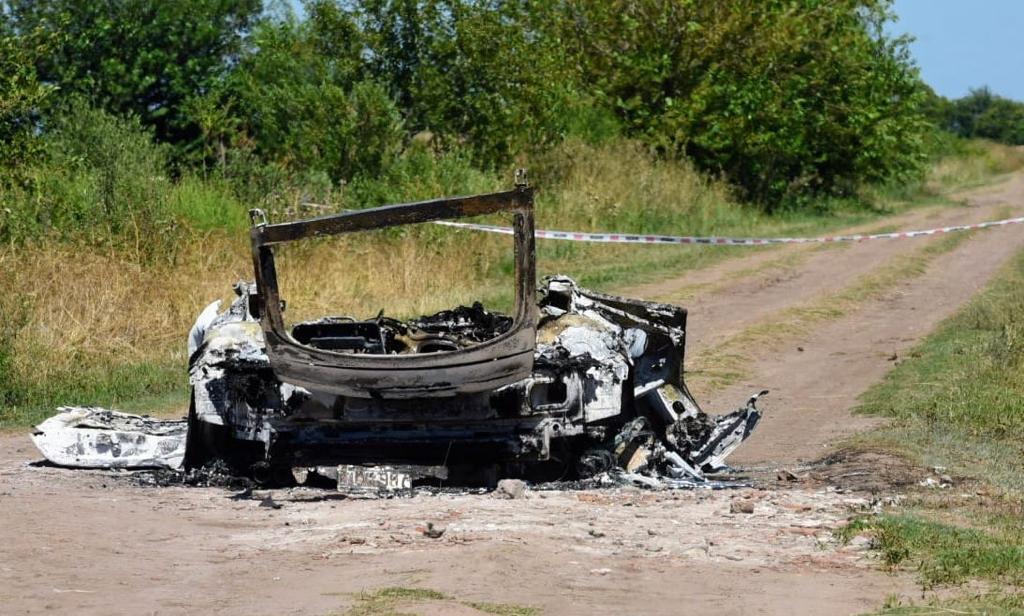 El Audi TT incendiado tras el triple crimen de enero.