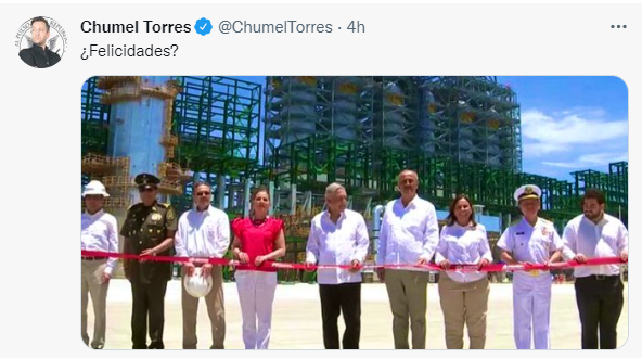 El comediante chihuahuense se burló de que el mandatario federal inauguró una obra que ni siquiera funciona (Foto: Twitter/@ChumelTorres)