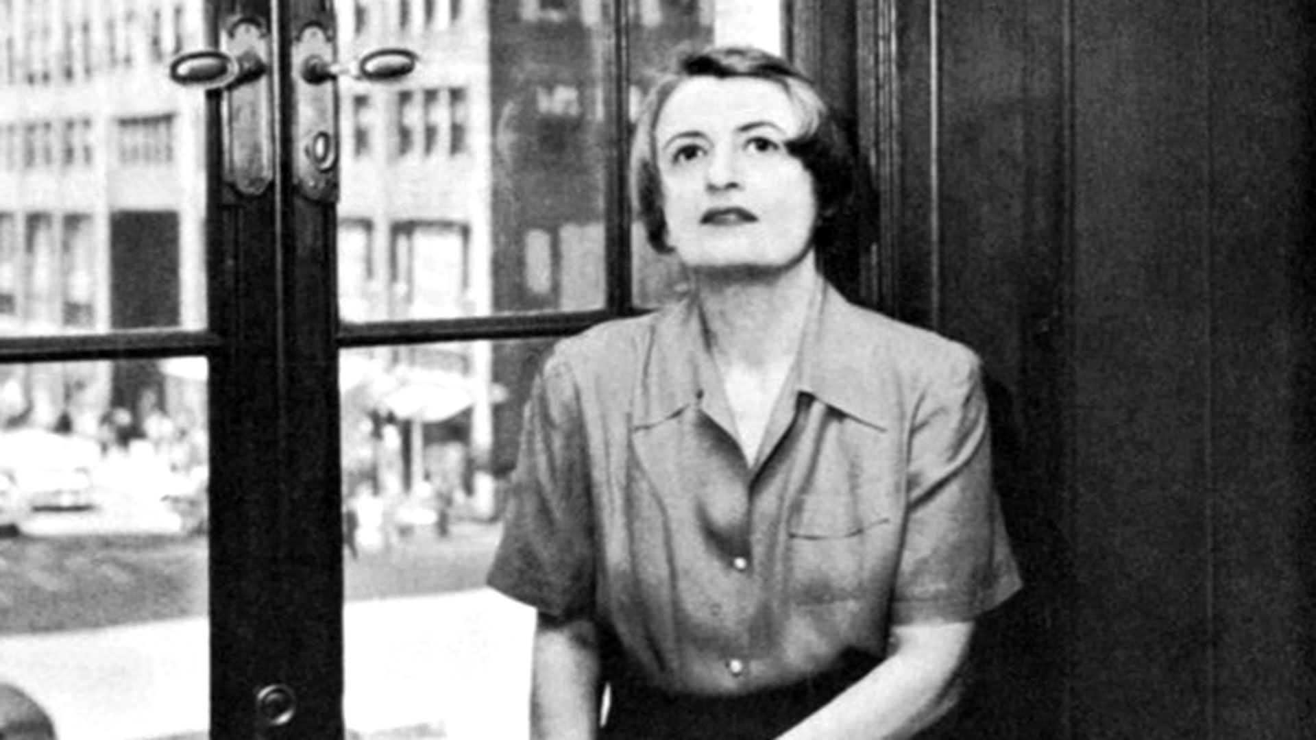 Alisa Zinóvievna Rosenbaum, mejor conocida como Ayn Rand, fue una filósofa y escritora estadounidense de origen ruso