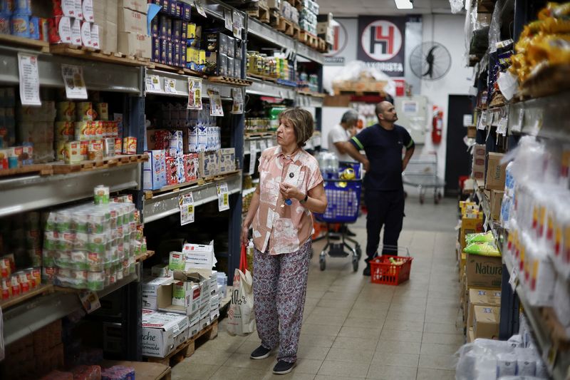 La inflación de 2024 fue de 117,8% y se redujo casi a la mitad de la que dejó el gobierno anterior