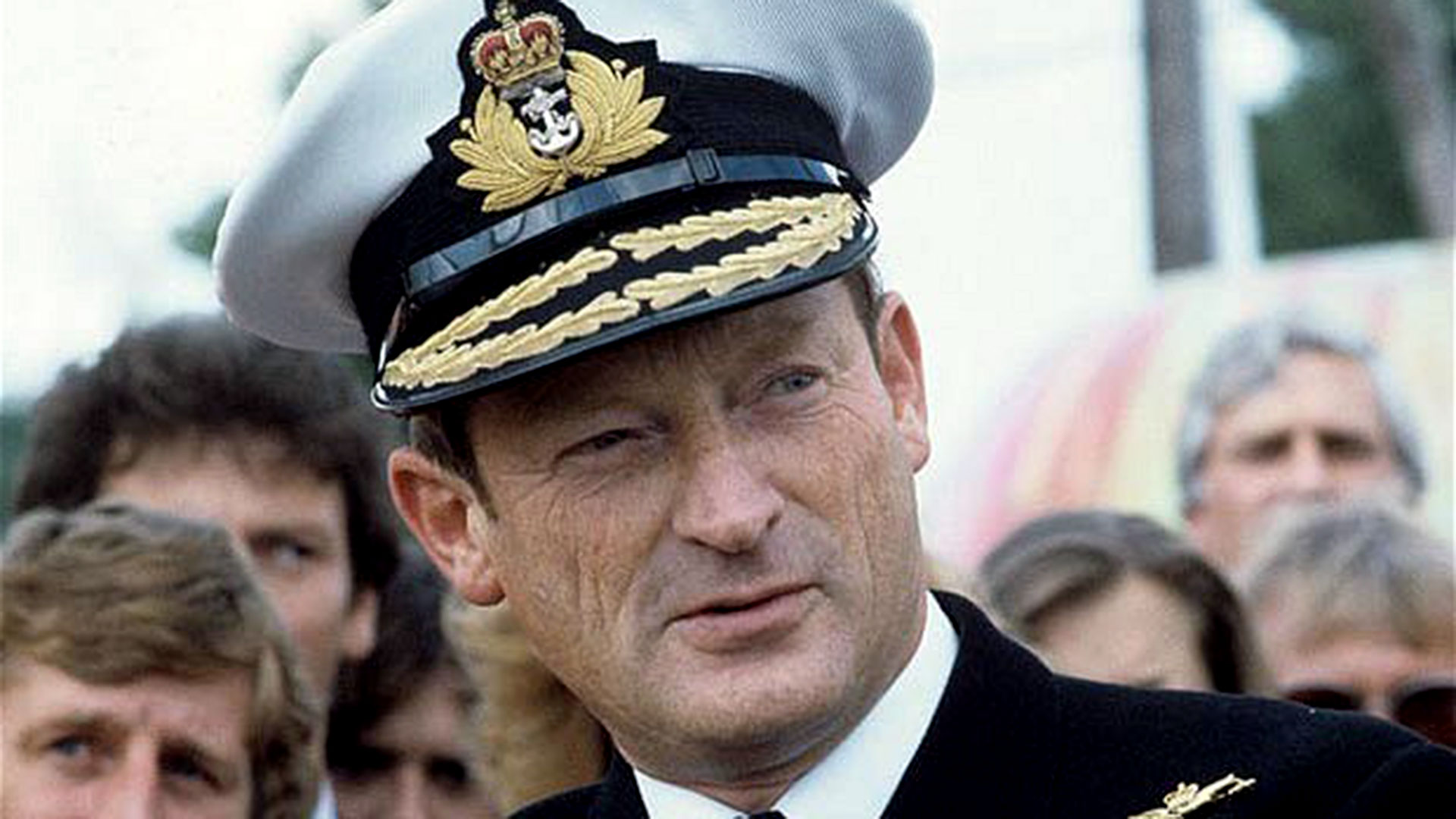 El almirante Sandy Woodward, jefe de la flota británica
