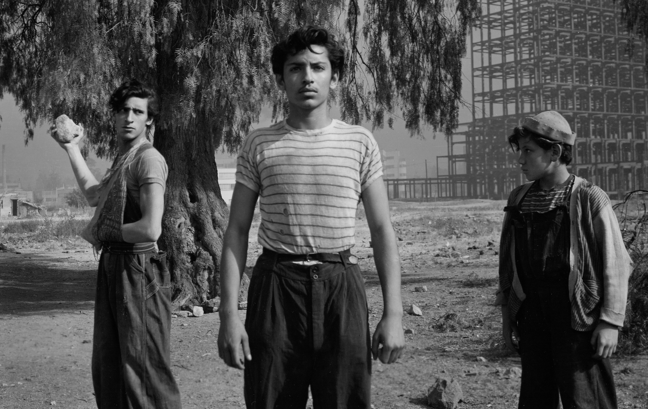 Miseria en los barrios, drama social y un final alternativo: 70 años de “Los  olvidados”, memoria histórica de Luis Buñuel - Infobae