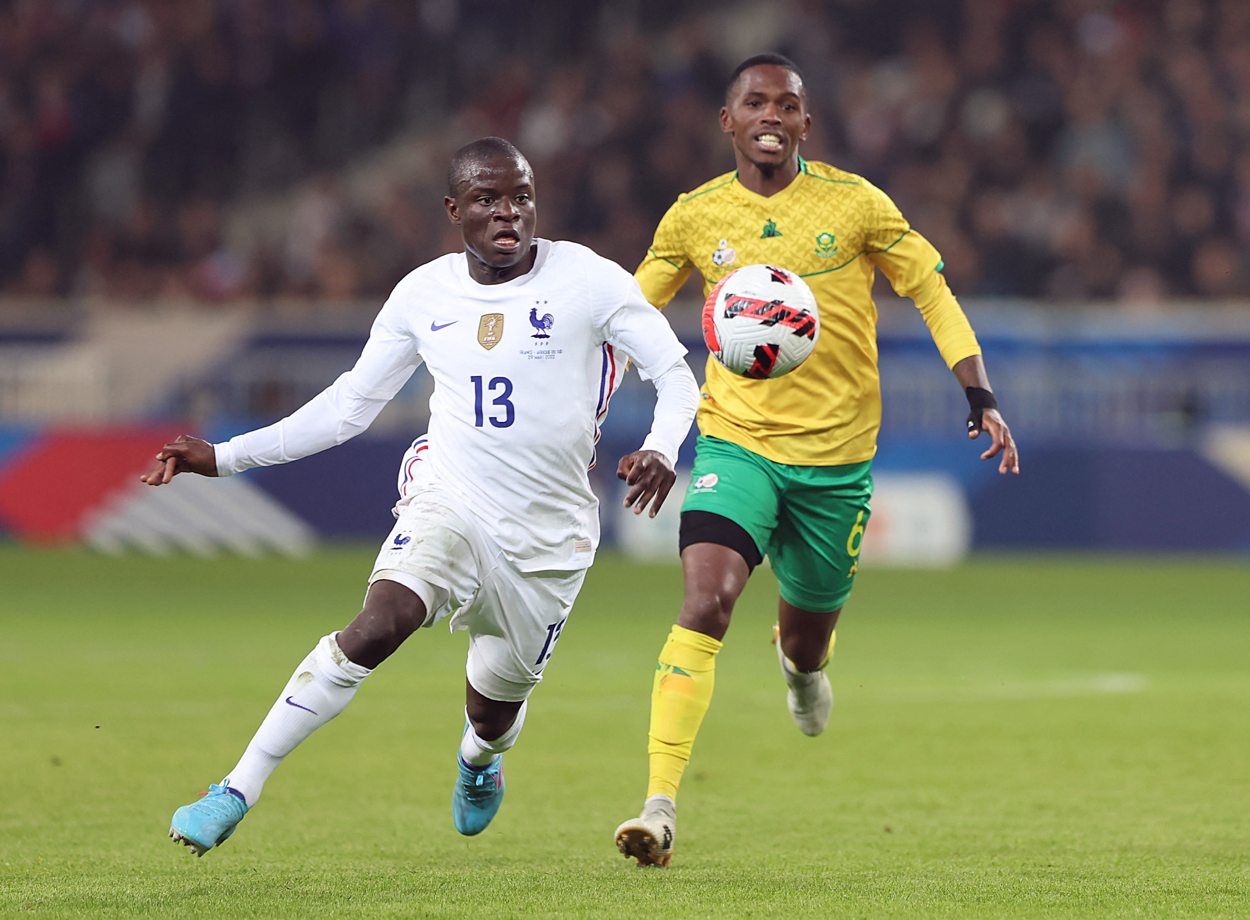 N'Golo Kanté se resintió de su lesión y no jugaría en Qatar (Foto: Reuters)