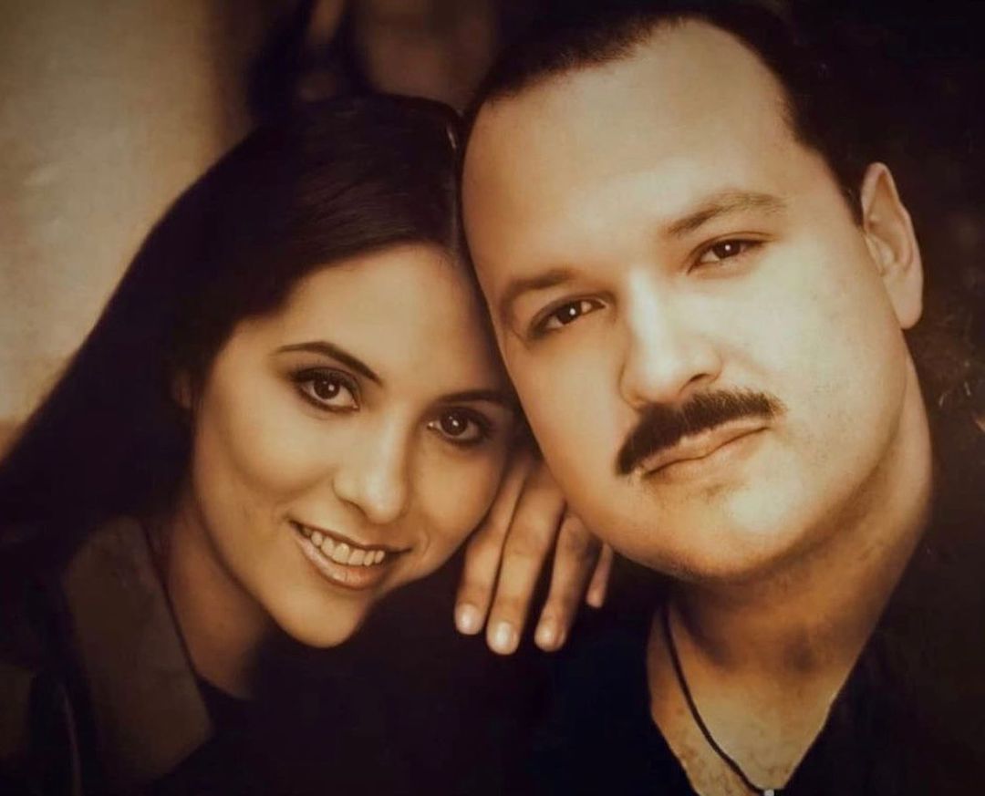 web Andrew Halliday llamar Pepe Aguilar dedicó tierno mensaje de aniversario a su esposa: “Casi se nos  vuelve a olvidar” - Infobae
