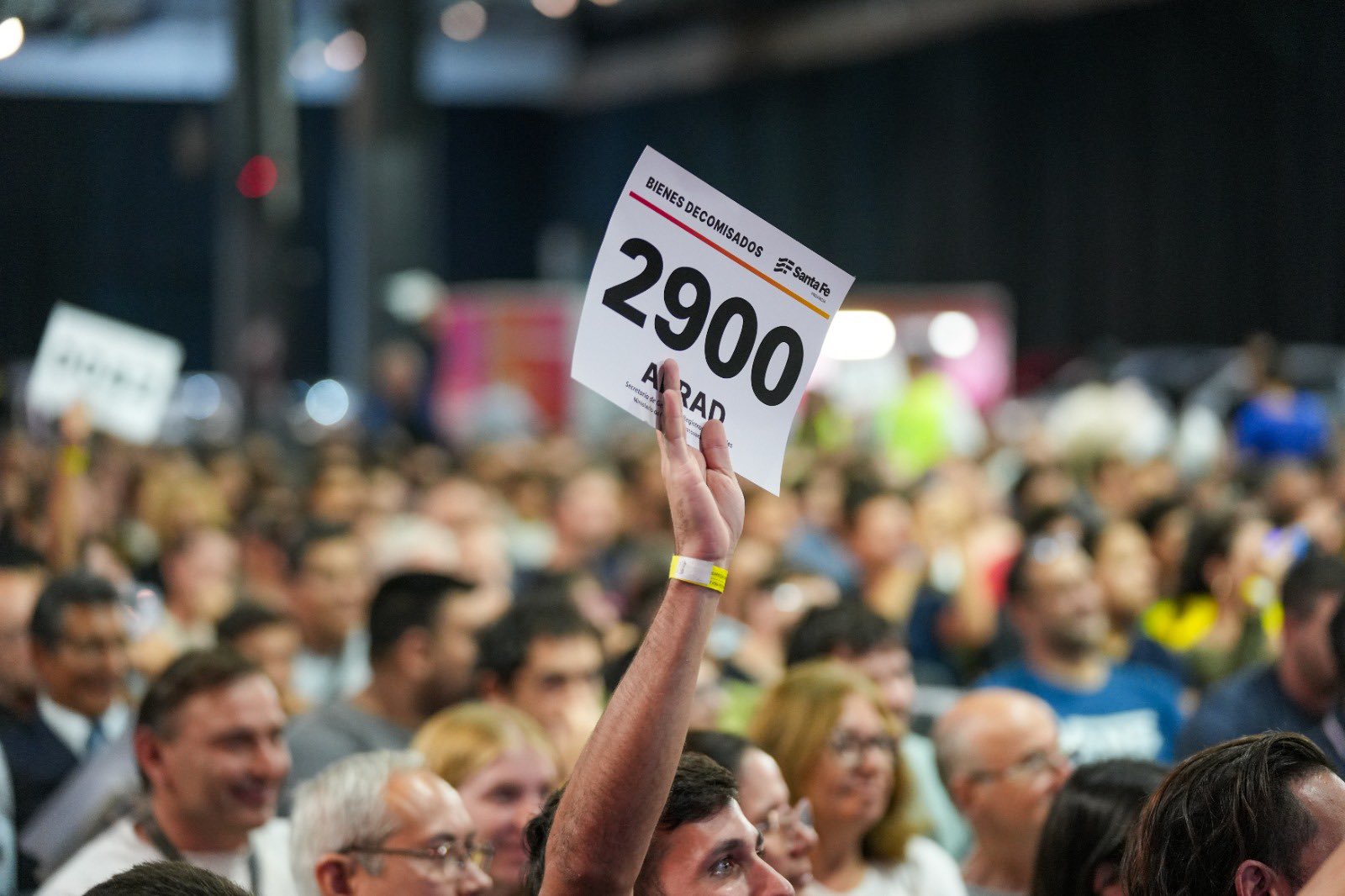 Un avi&oacute;n, autos de alta gama y electrodom&eacute;sticos: la lista de bienes del delito subastados en Santa Fe