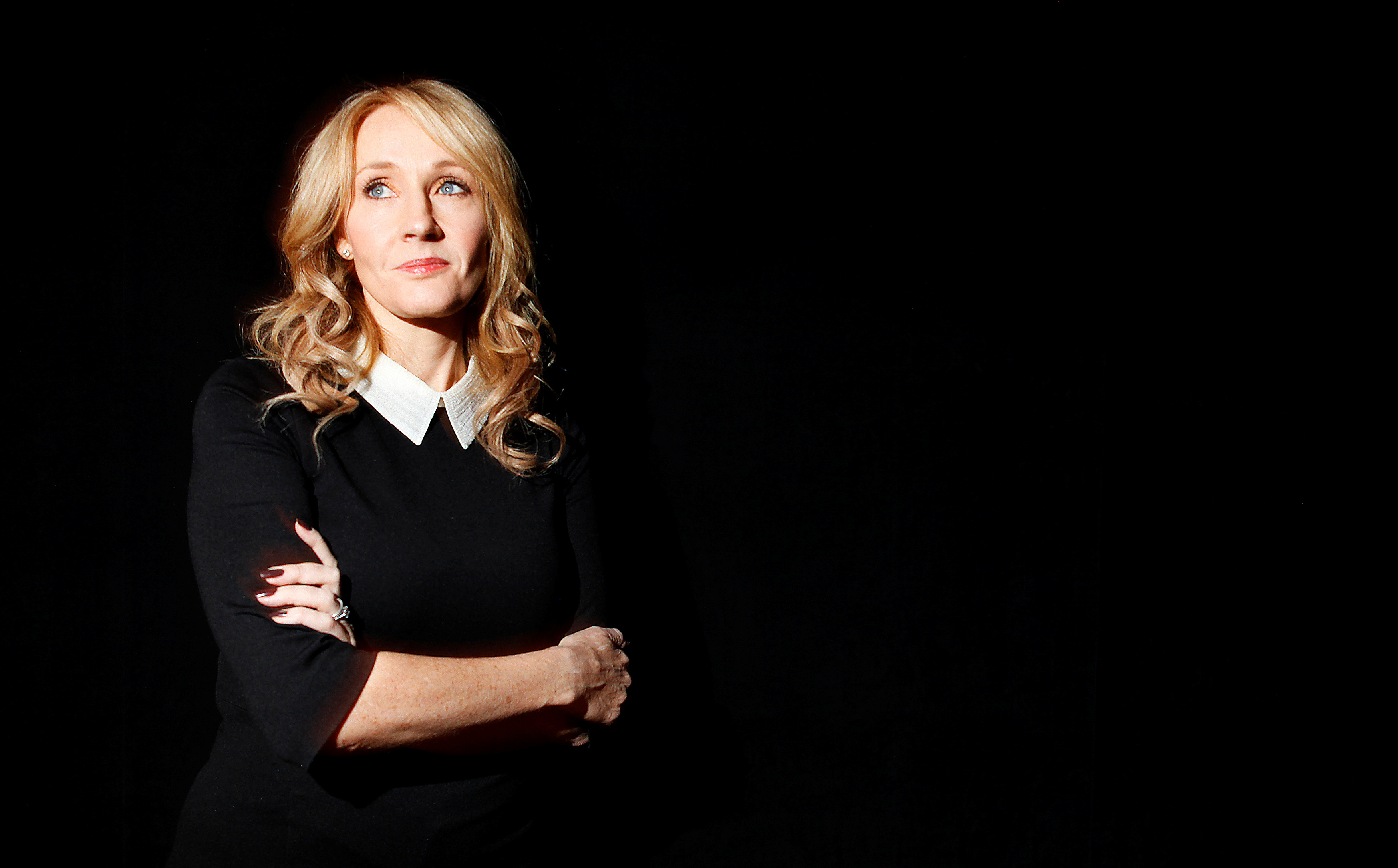 J.K. Rowling reveló que fue víctima de agresión sexual y violencia de género 