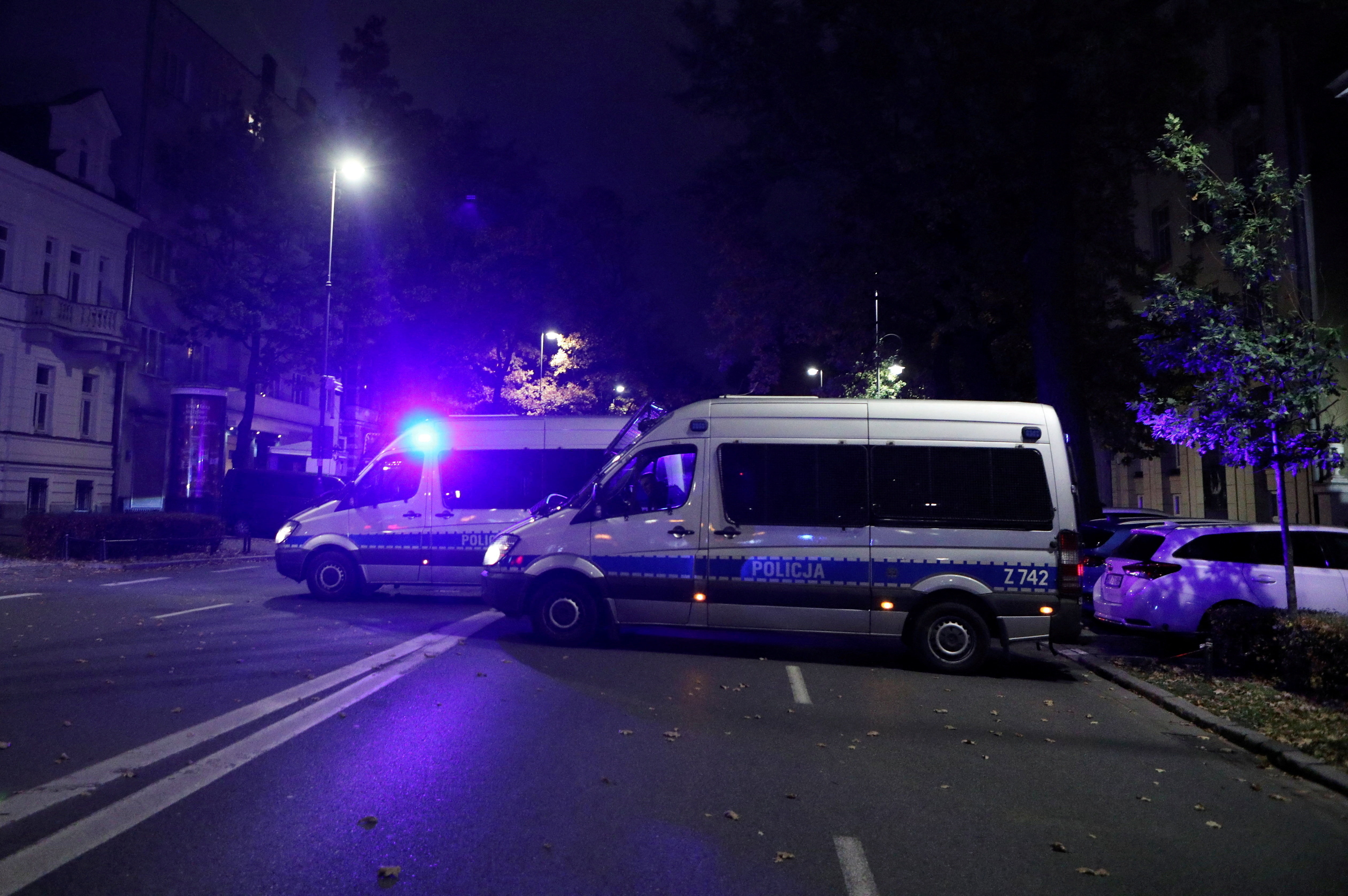Tensión en Polonia: la policía rodea el Tribunal Constitucional tras la decisión del Gobierno de Tusk de suspender al presidente