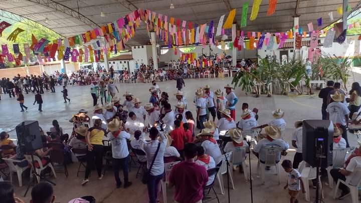 La fiesta más importante en San Pedro Huamelula es la San Pedro Apóstol, donde se lleva a cabo la peculiar boda con la lagarto (Foto: FB/Victor Hugo Sosa)