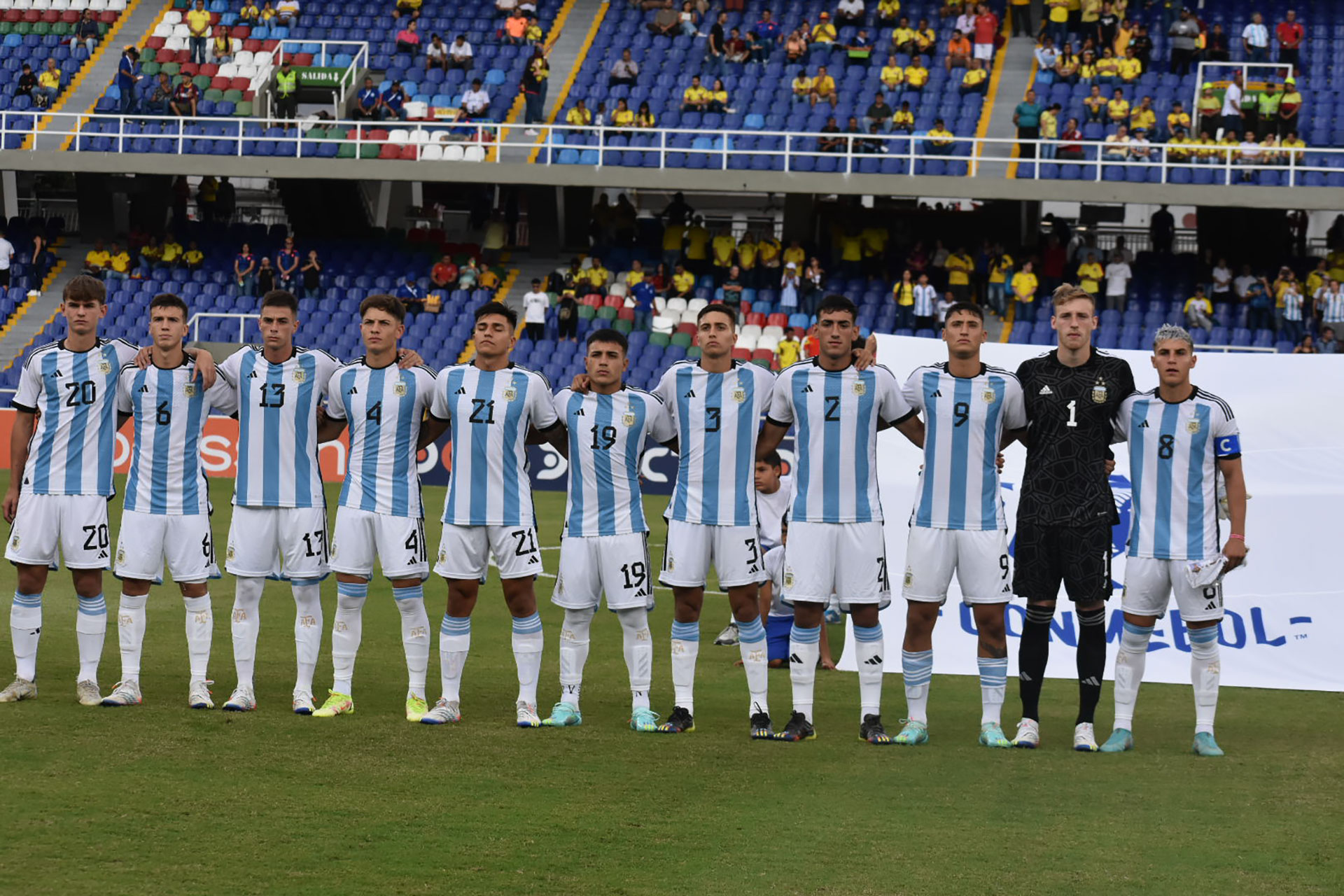 La selección argentina Sub 20 de Javier Mascherano se juega su futuro en el Sudamericano ante Colombia: hora, TV y formaciones