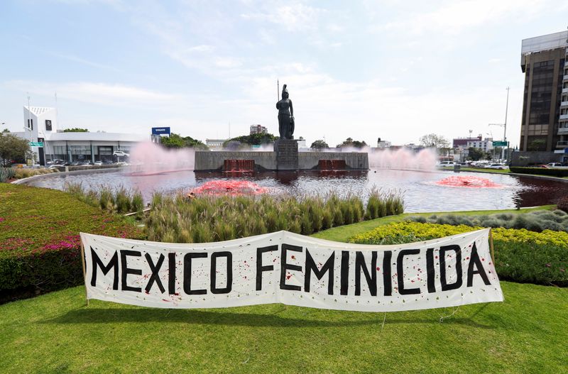 La creadora del Mapa Nacional de los Feminicidios en México detalló que “muchas” de las mujeres son asesinadas por su pareja sentimental o un hombre cercano a su entorno (Foto: REUTERS/Michelle Freyria)