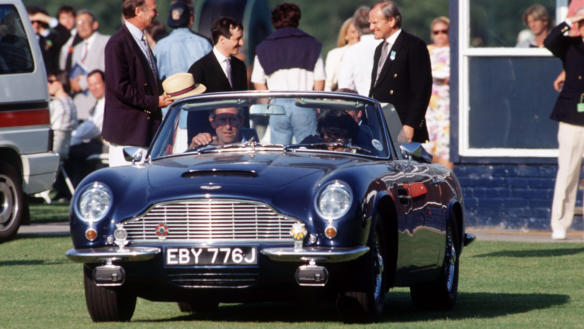 Este auto siempre fue el predilecto de Carlos III, ya que fue el obsequio que le hizo su madre, la reina Isabel II, cuando cumplió 21 años en 1969