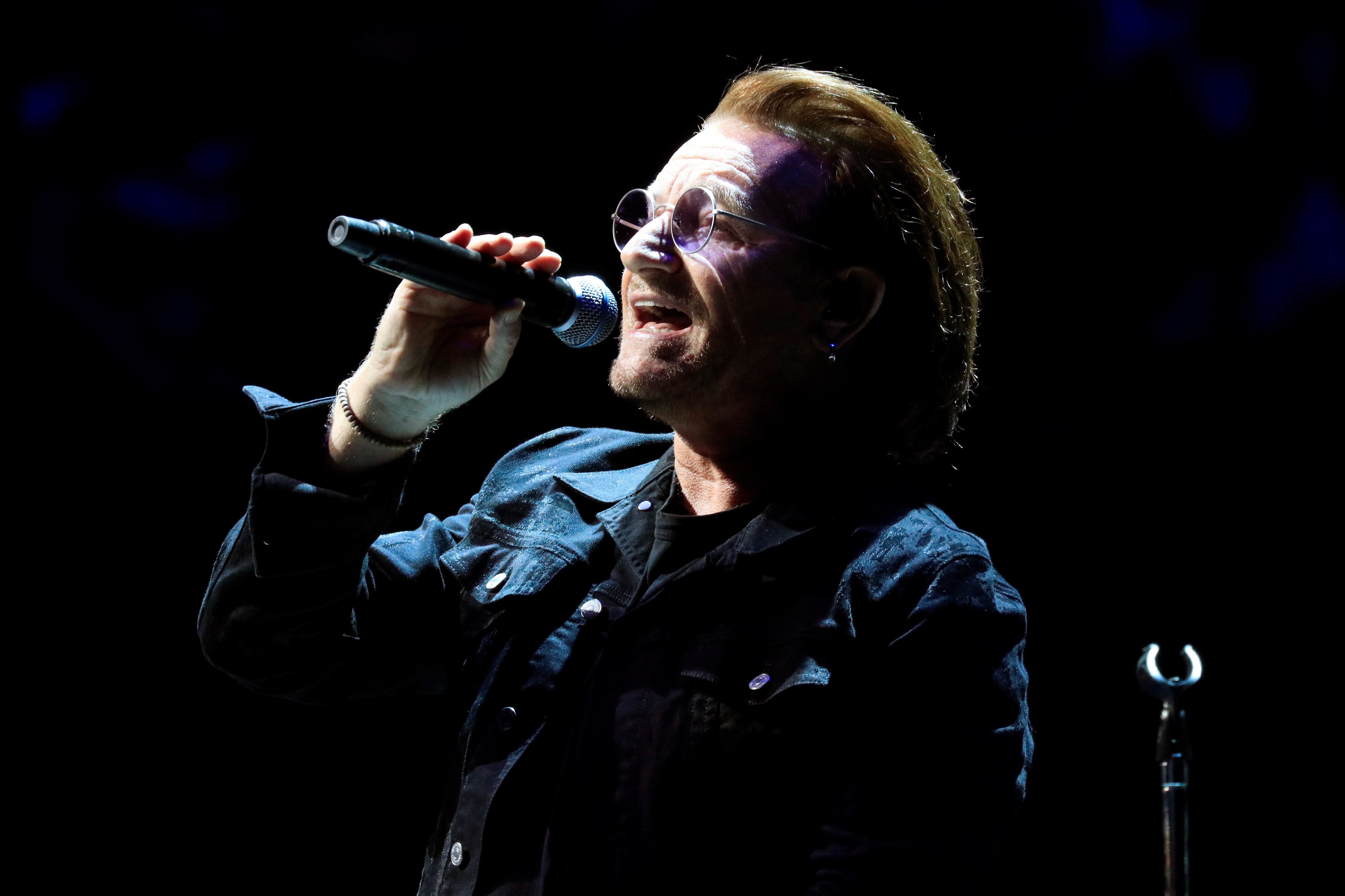 El cantante de la banda irlandesa "U2", Bono (EFE/Víctor Lerena)
