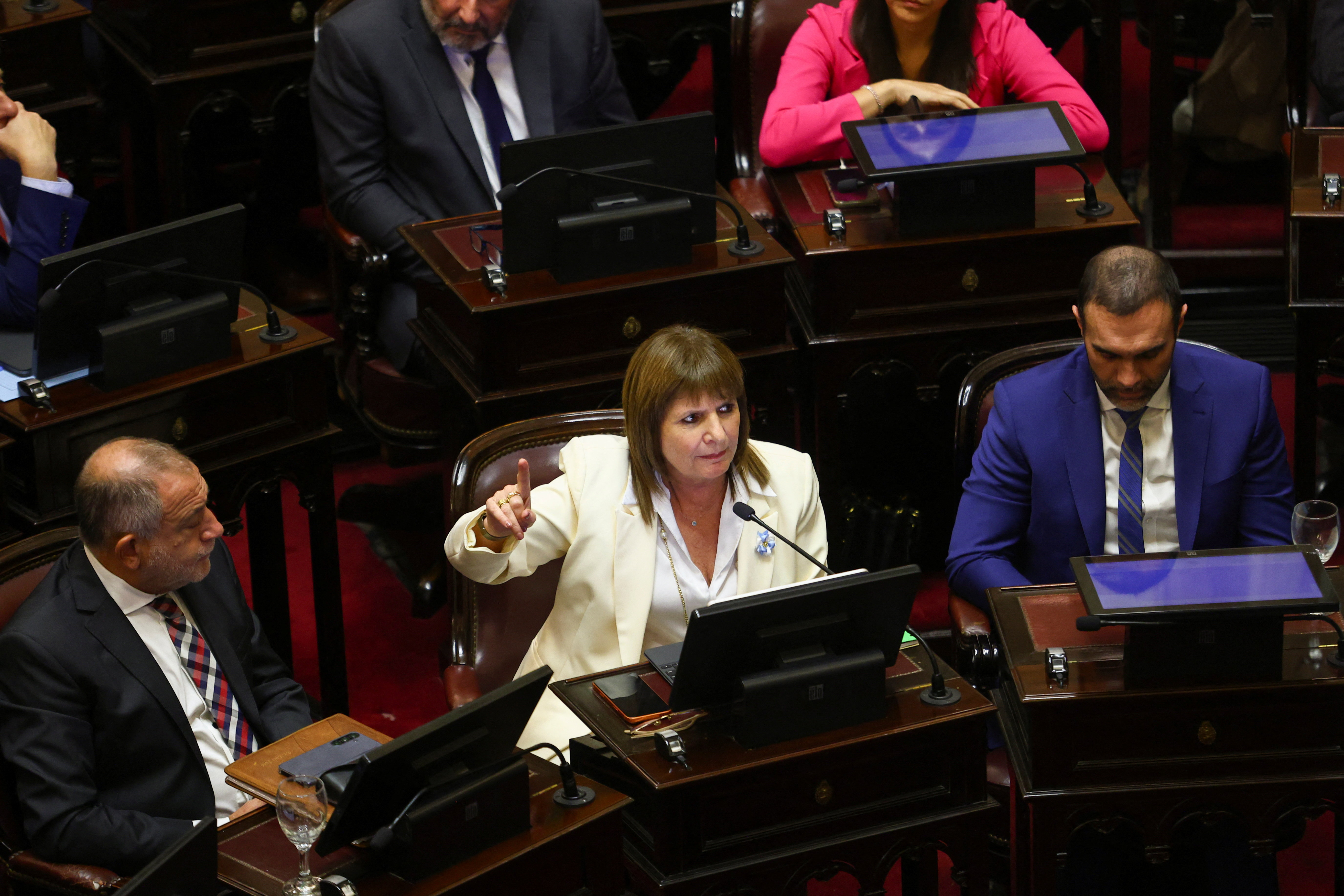 Tras la escalada interna, Bullrich busca descomprimir la tensi&oacute;n con Javier y Karina Milei por el caso Adorni