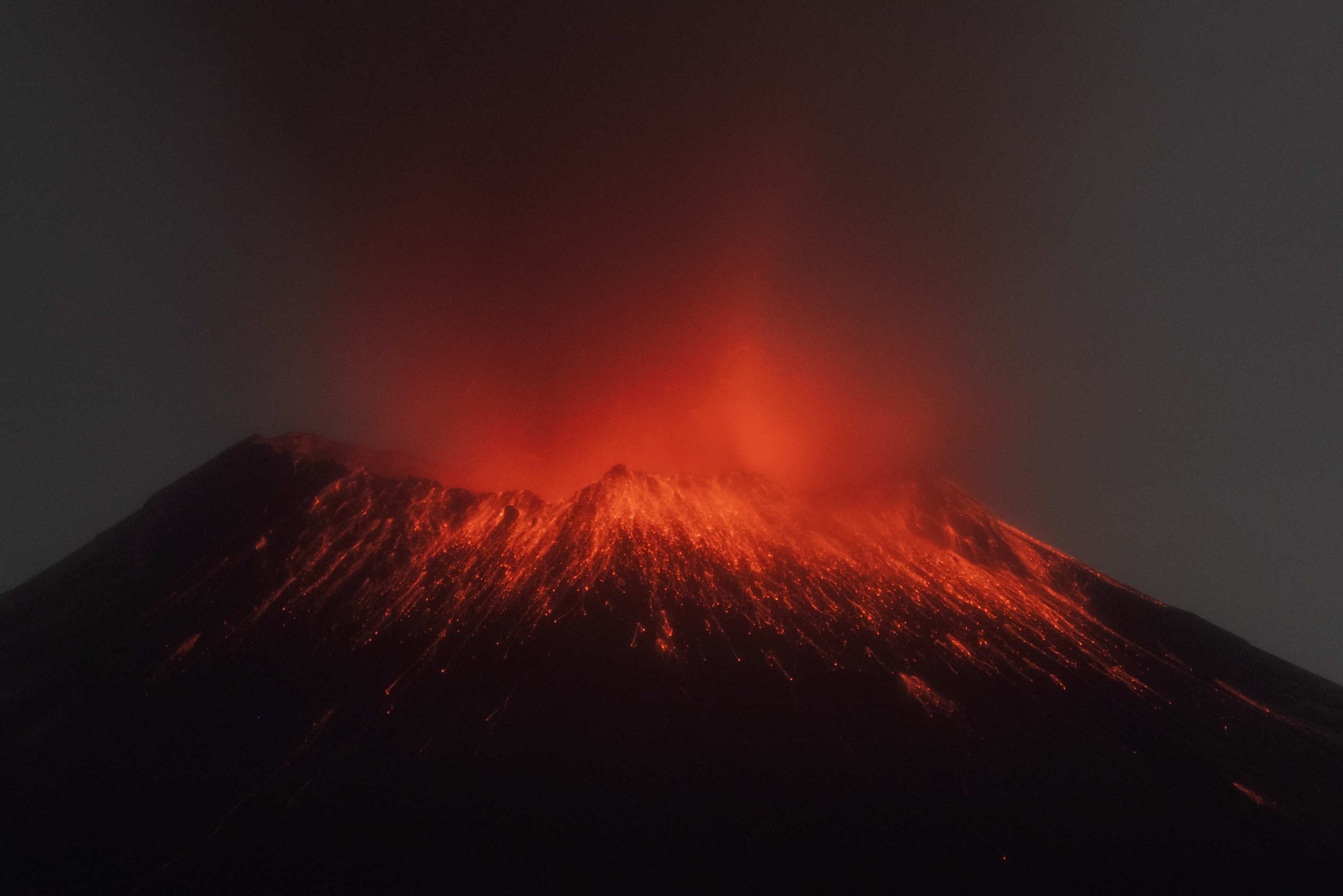 Volcán Popocatépetl hoy 23 de mayo: continúa la expulsión de fragmentos incandescentes