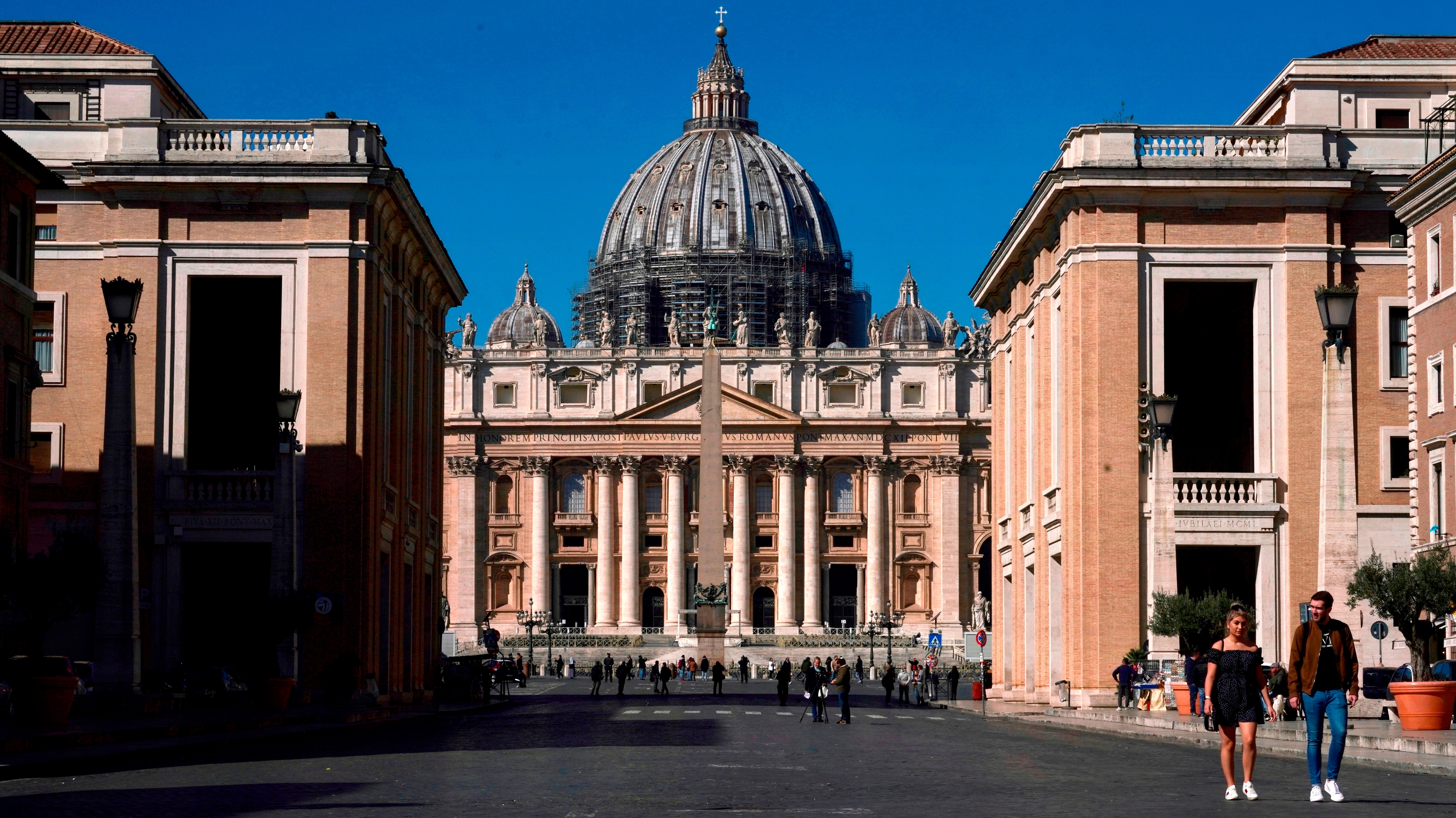 Los fiscales del Vaticano insisten en restringir acceso a pruebas clave en el juicio por inversiones