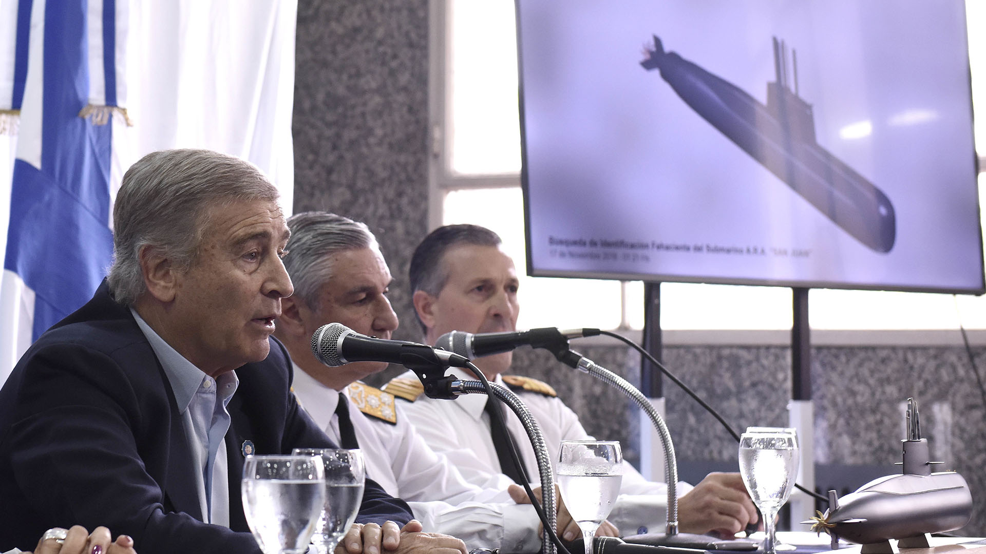 El auditor comodoro Daniel Méndez asegura que el ex jefe de la Armada almirante Marcelo Srur, le informó tardíamente al ministro de Defensa Oscar Aguad sobre la "perdida de contacto" con el submarino ARA San Juan